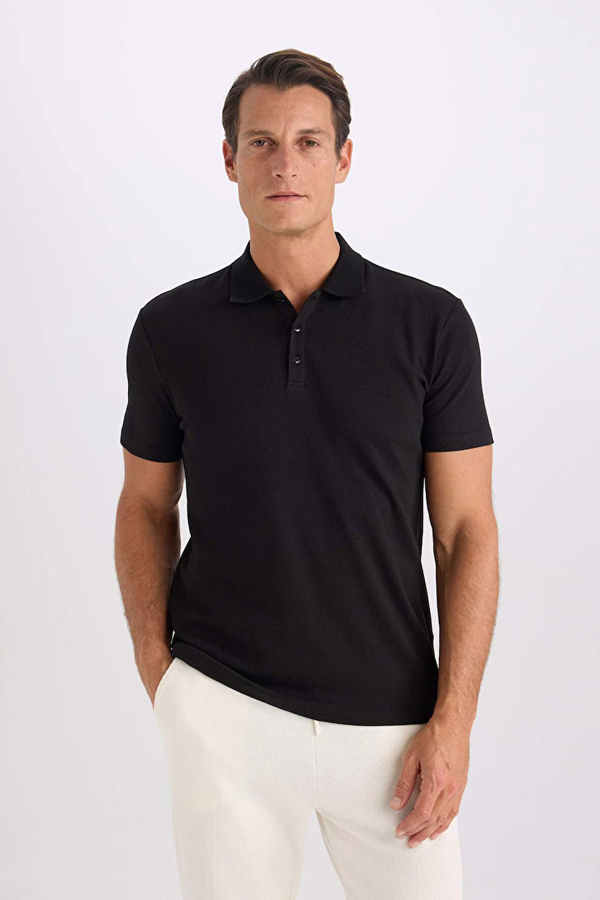 DeFacto Slim Fit Dar Kesim Kısa Kollu Pamuklu Modal Karışımlı Basic Düz Siyah Polo Tişört M6609AZ25SPBK81