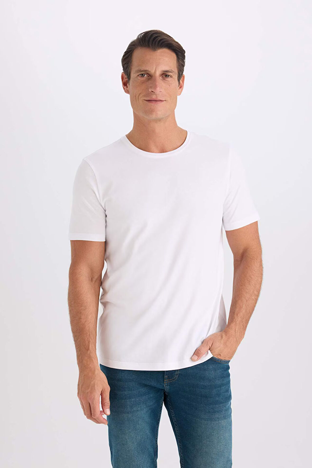 Slim Fit Dar Kesim Bisiklet Yaka Kısa Kollu Tişört