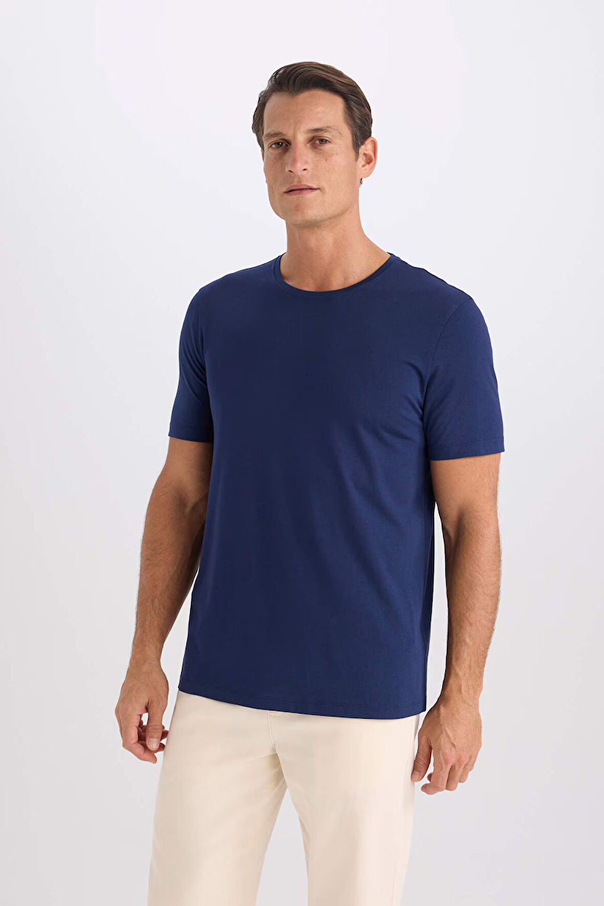 DeFacto Slim Fit Dar Kesim Bisiklet Yaka Modal Karışımlı Pamuklu Basic Düz Kısa Kollu Tişört M6606AZ25SPNV241