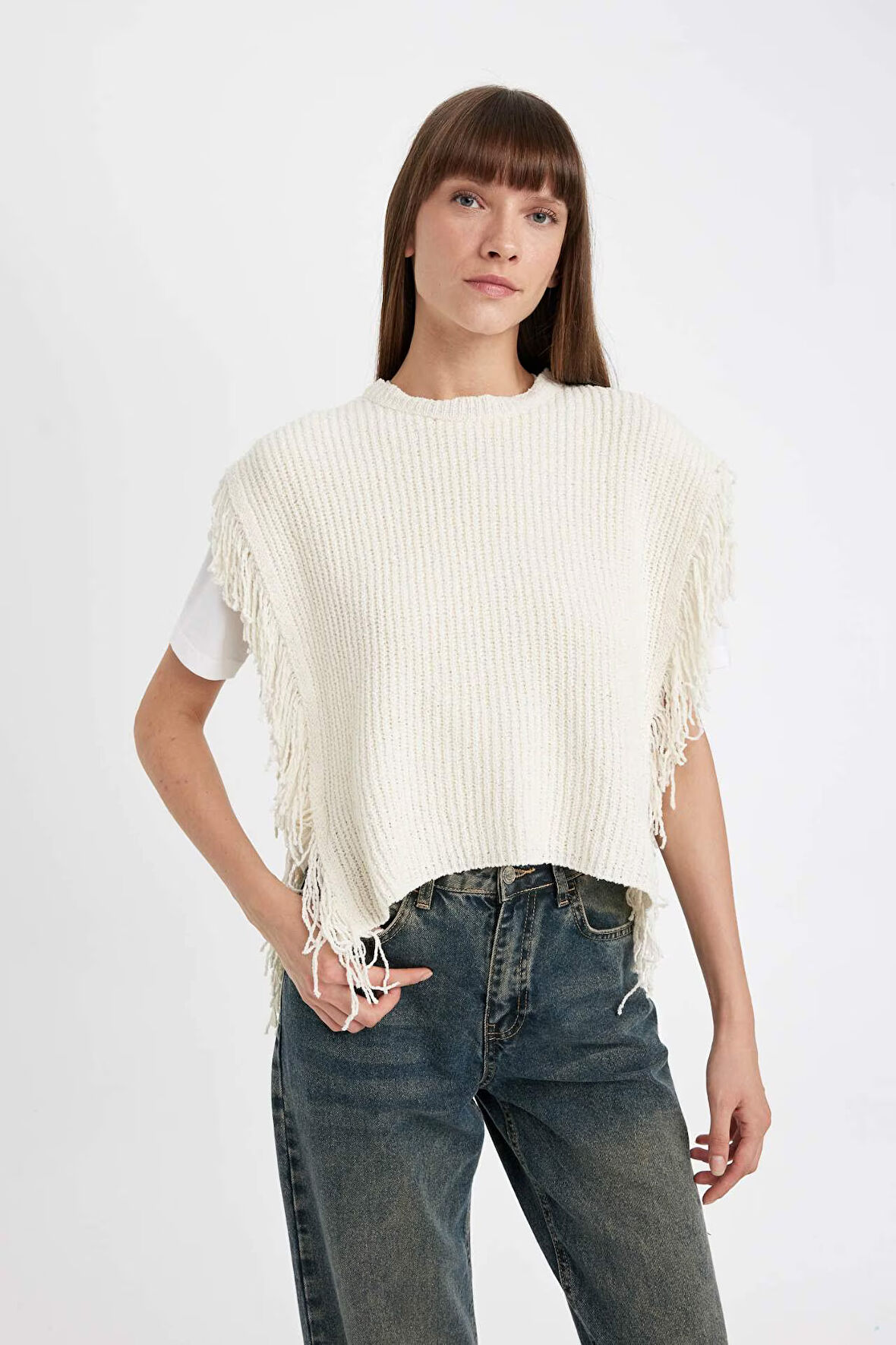 DeFacto Relax Fit Bisiklet Yaka Basic Düz Selanik Kumaş Püsküllü Triko Süveter D5312AX24AUER105