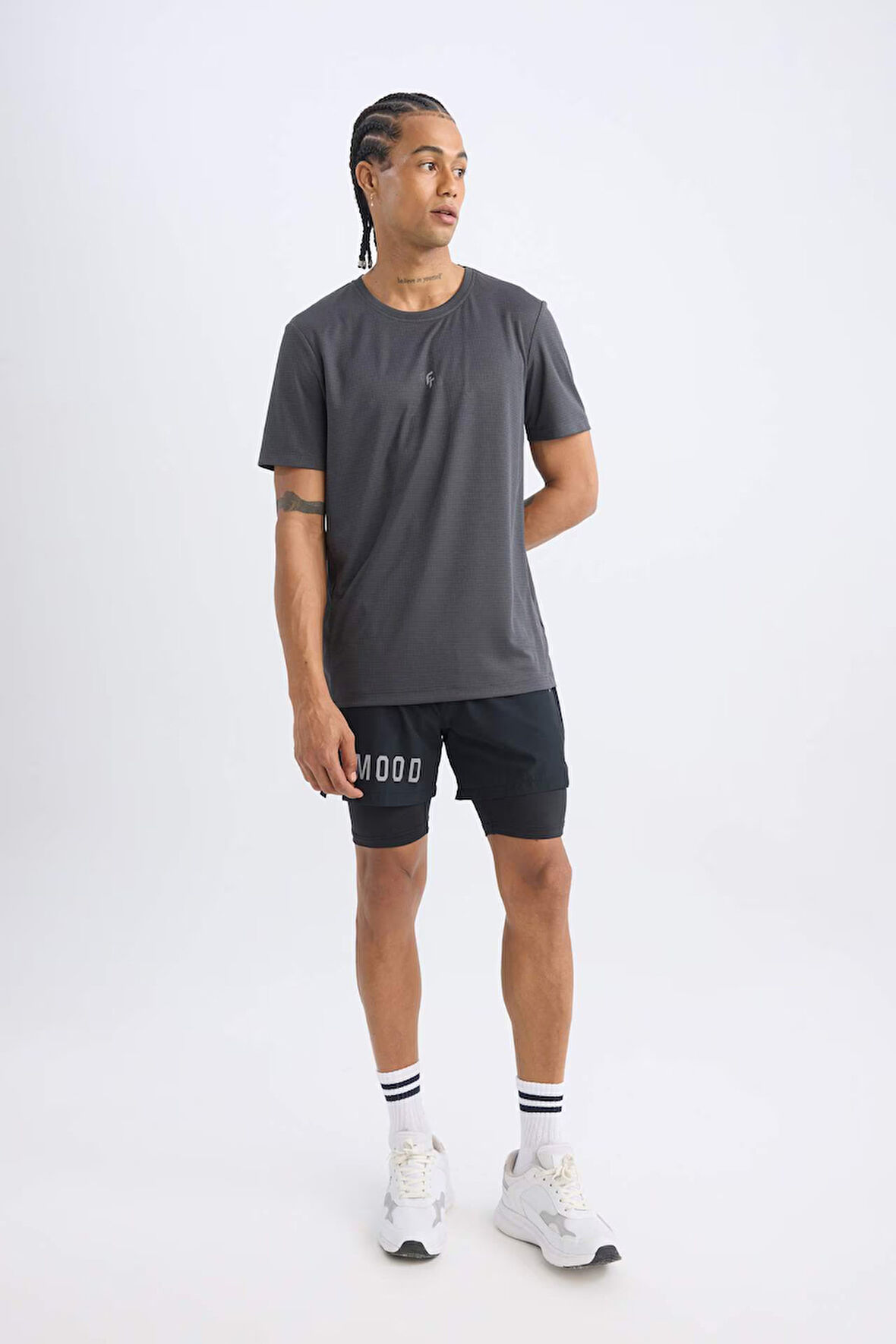 DeFactoFit Slim Fit Dar Kesim Fermuarlı Telefon Cepli Sporcu Taytlı Şort Z2147AZ25SPBK81