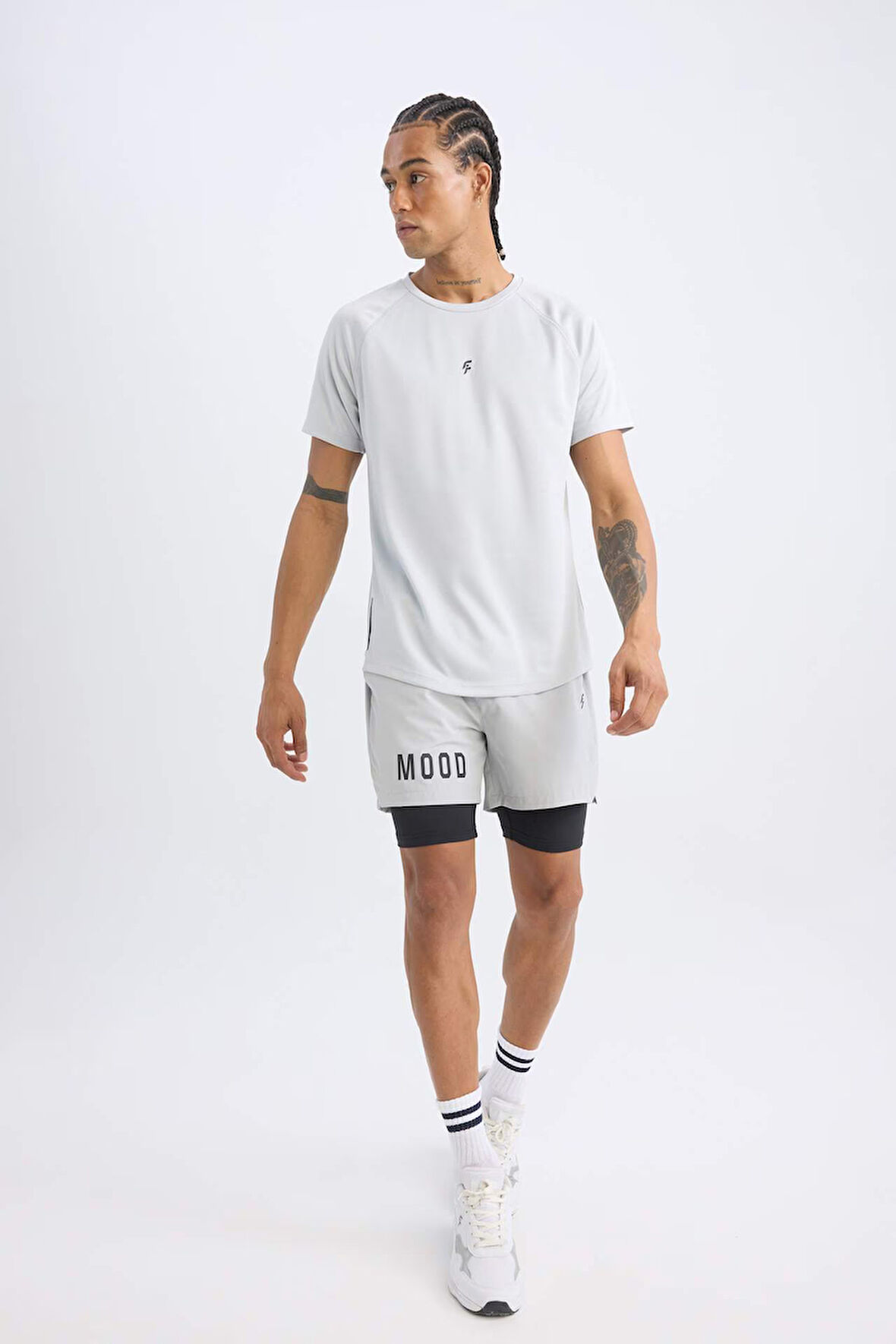 DeFactoFit Slim Fit Dar Kesim Fermuarlı Telefon Cepli Sporcu Taytlı Şort Z2147AZ25SPGR91