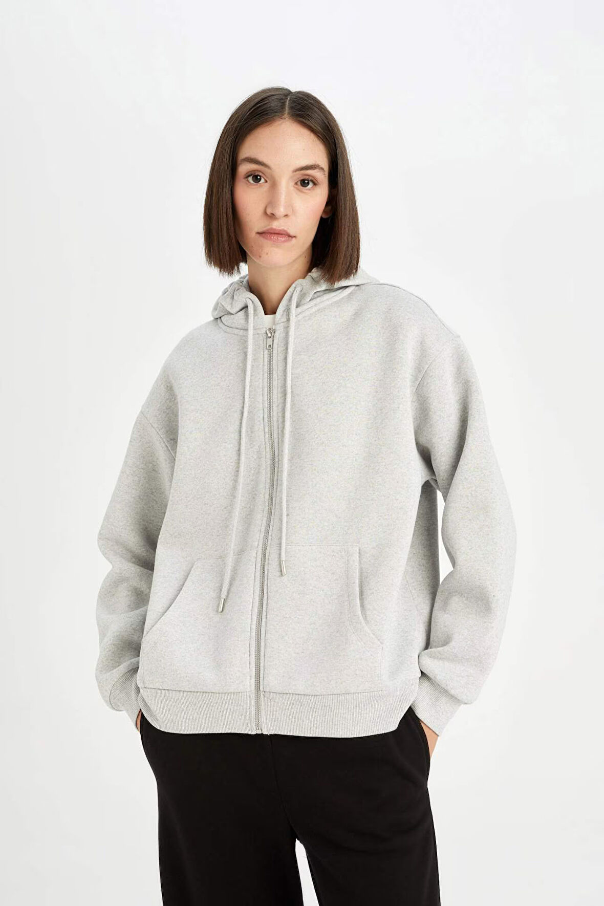 DeFacto Gri Okula Dönüş Relax Fit Kapüşonlu Kalın Basic Düz Cepli Fermuarlı Sweatshirt D8717AX24WNGR210