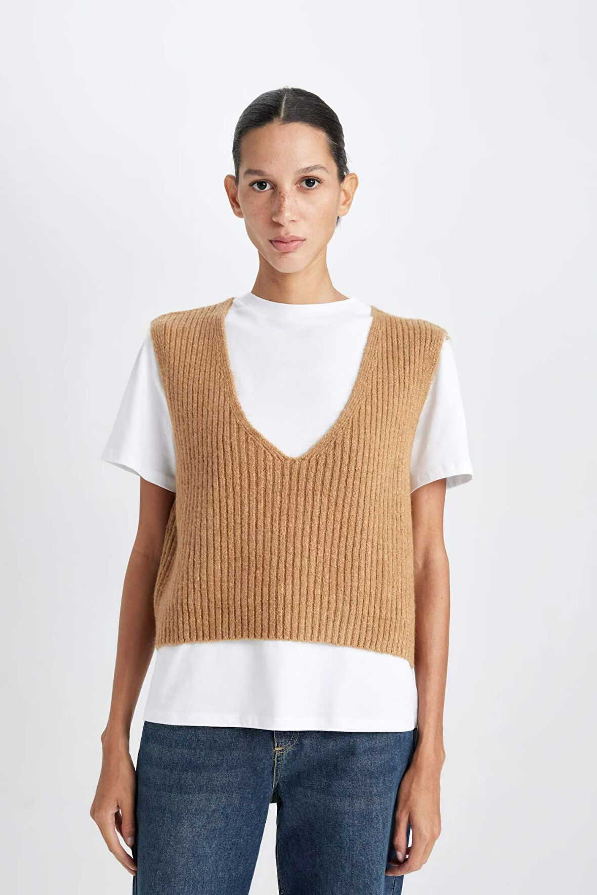 DeFacto Regular Fit V Yaka Basic Düz Fitilli Triko Süveter D8588AX24WNBG474