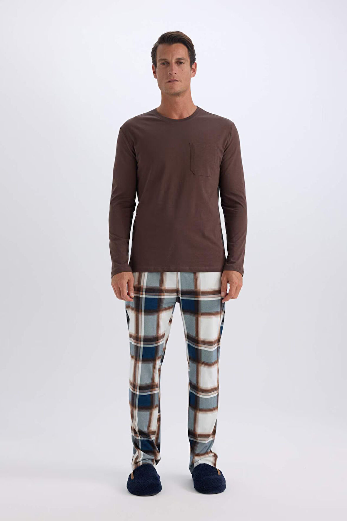 DeFacto Regular Fit Pijama Takımı Bisiklet Yaka Uzun Kollu Üst Kareli Uzun Alt D8213AX24WNBN151