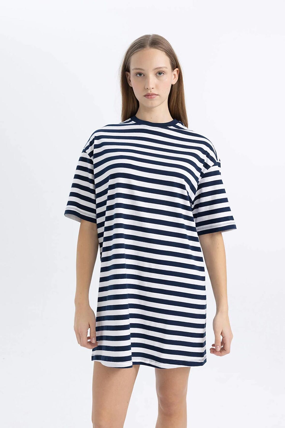 DeFacto Coool Oversize Çizgili Penye Kısa Kollu Mini Tişört Elbise C3505AX24SMNV248