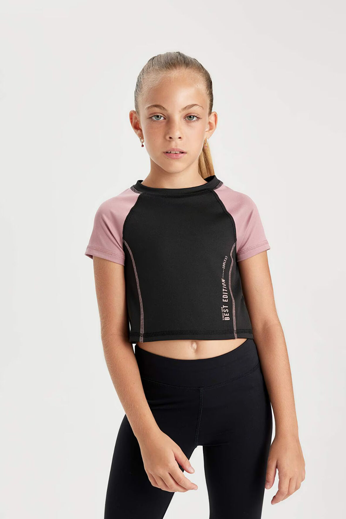 DeFacto Kız Çocuk Slim Fit Dar Kesim Bisiklet Yaka Yazı Baskılı Kısa Kollu Tişört D0313A824AUBK81