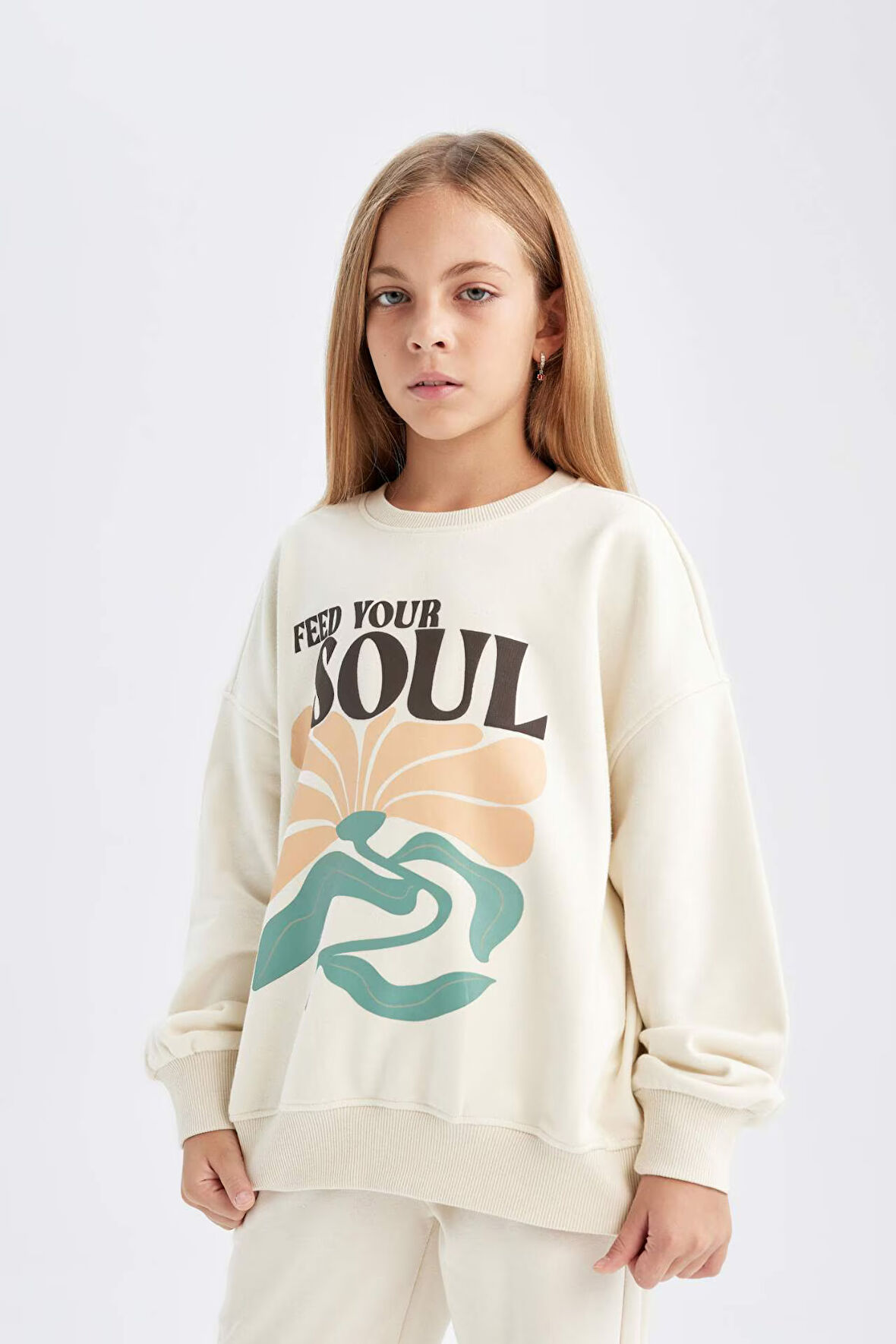 DeFacto Kız Çocuk Oversize Geniş Kalıp Bisiklet Yaka Baskılı Sweatshirt D2880A824WNBG734