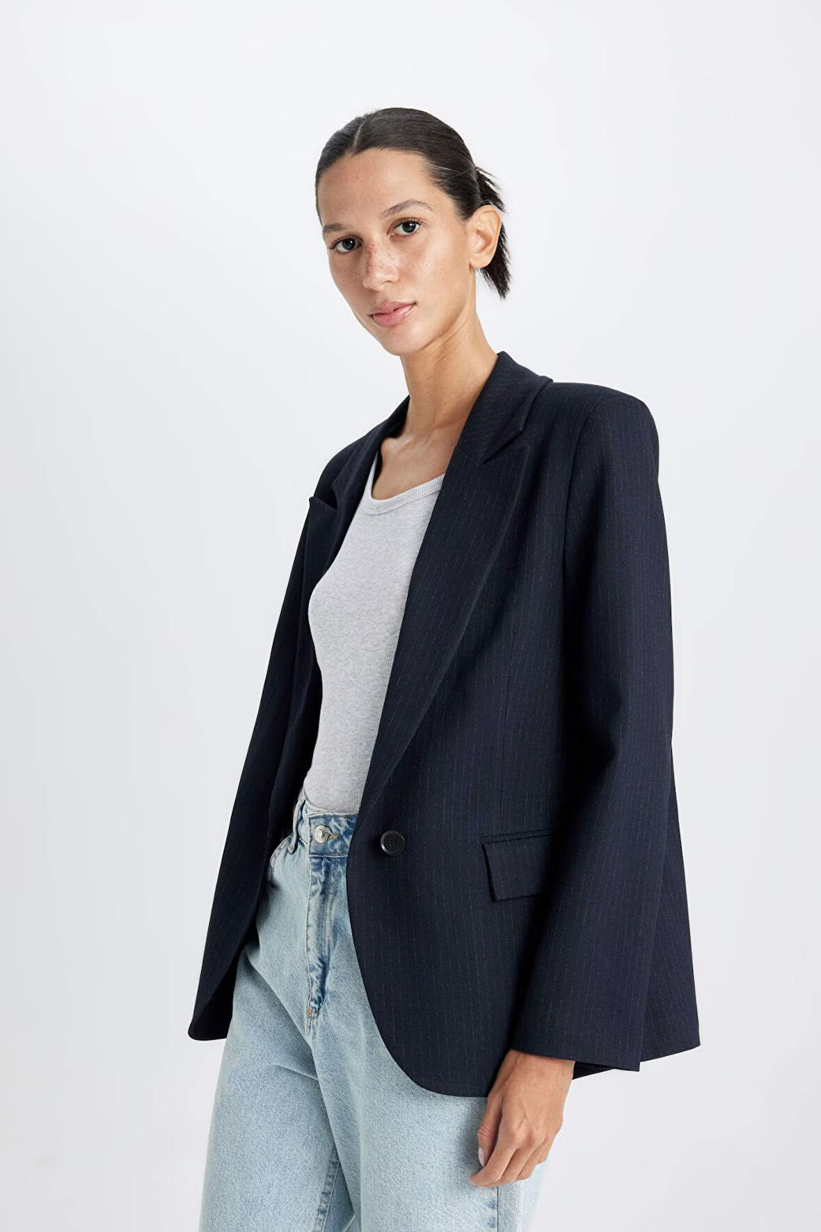 DeFacto Oversize Geniş Kalıp Ceket Yaka Düğmeli Basic Düz Blazer Ceket D4446AX24AUNV91