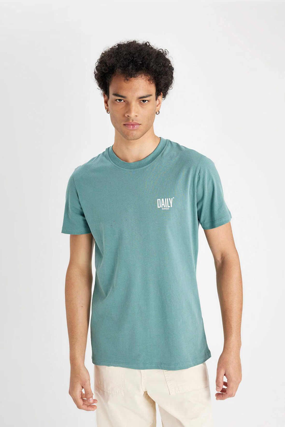 DeFacto Slim Fit Dar Kesim Bisiklet Yaka Baskılı Kısa Kollu Tişört C2078AX24AUGN1081