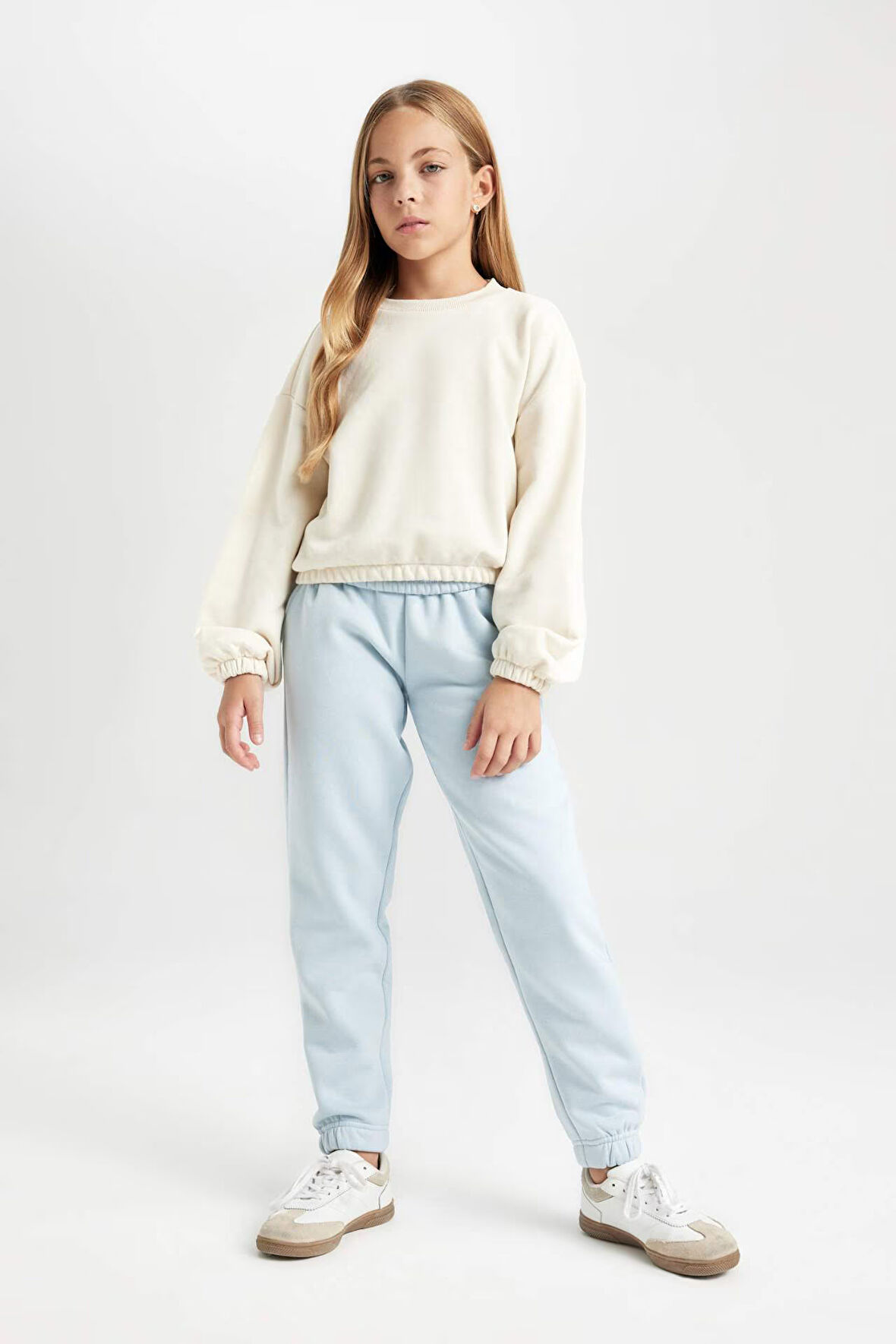 DeFacto Kız Çocuk Standart Fit Beli Paçası Lastikli Basic Düz Jogger Eşofman Altı D3206A824WNBE523