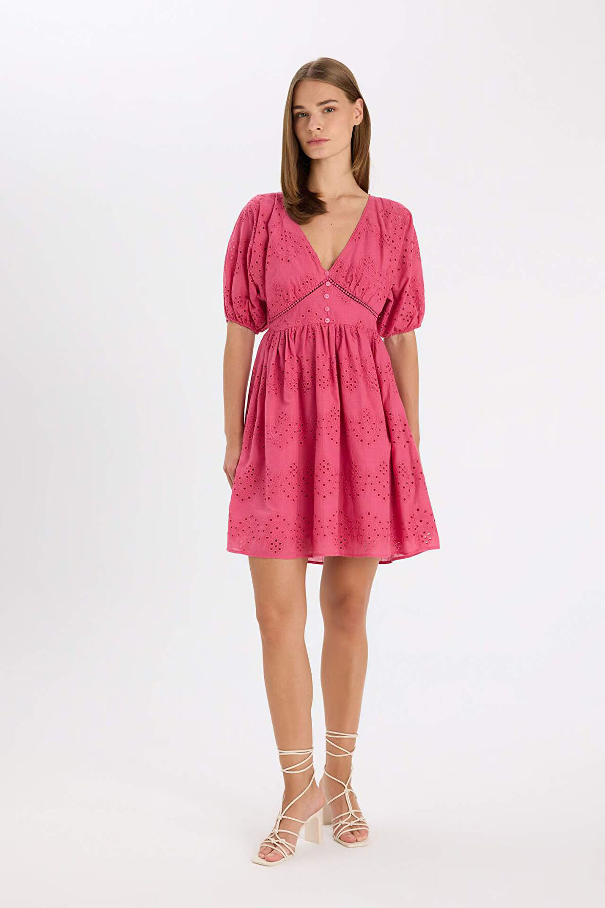 DeFacto Babydoll Vual Kısa Kollu Brode Mini Elbise D4402AX24HSPN184