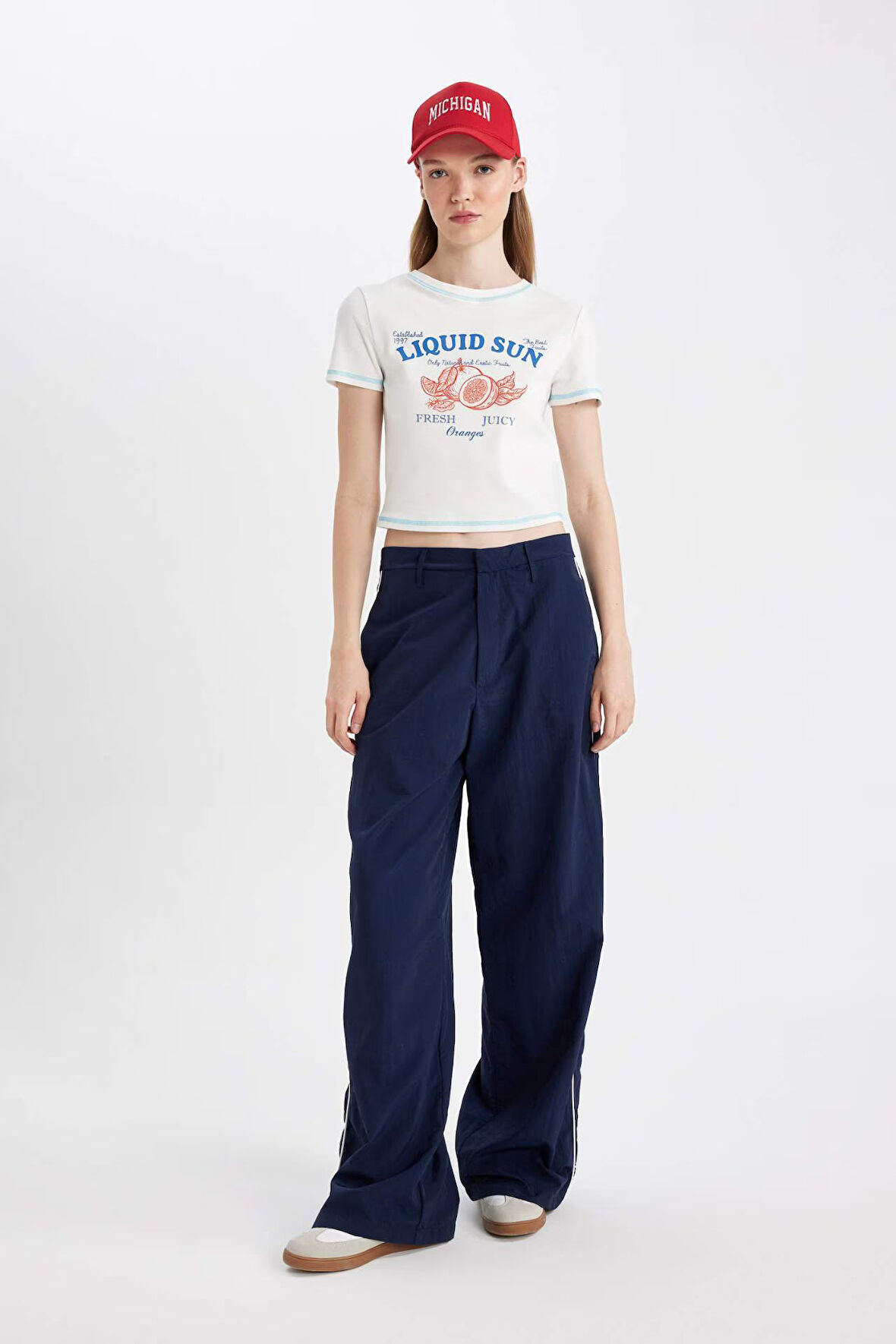 DeFacto Coool Wide Leg Geniş Bol Paça Normal Bel Pantolon Cepli Şerit Detaylı D4404AX24AUNV241