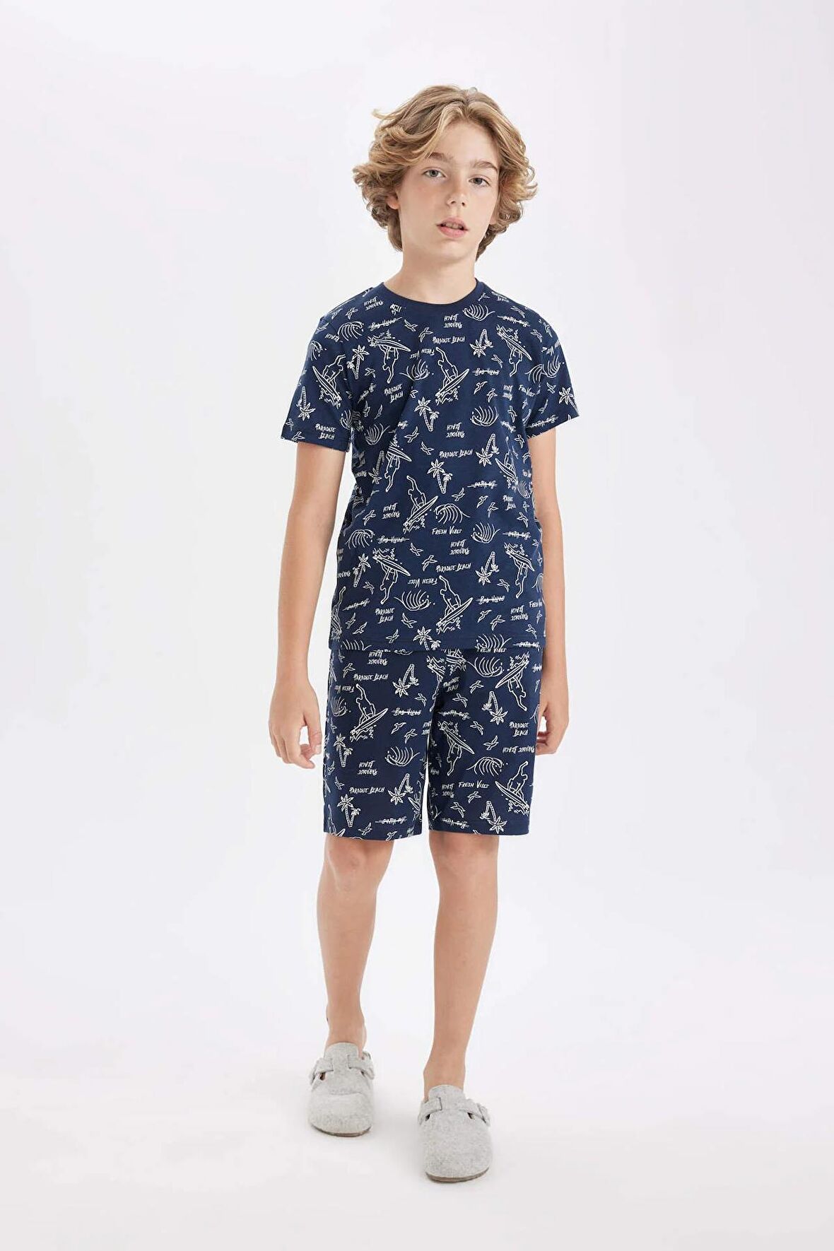 DeFacto Erkek Çocuk Pijama Takımı Desenli Kısa Kollu Üst Şort C5502A824SMNV147