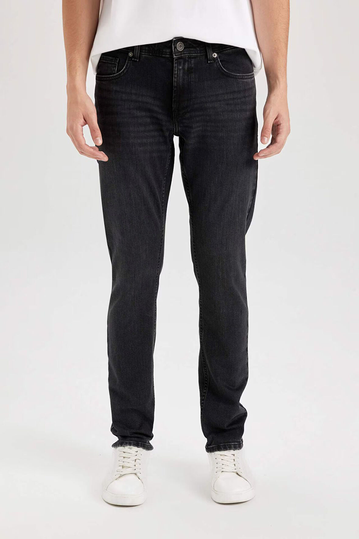 Pedro Slim Fit Dar Kalıp Normal Bel Dar Paça Jean Pantolon
