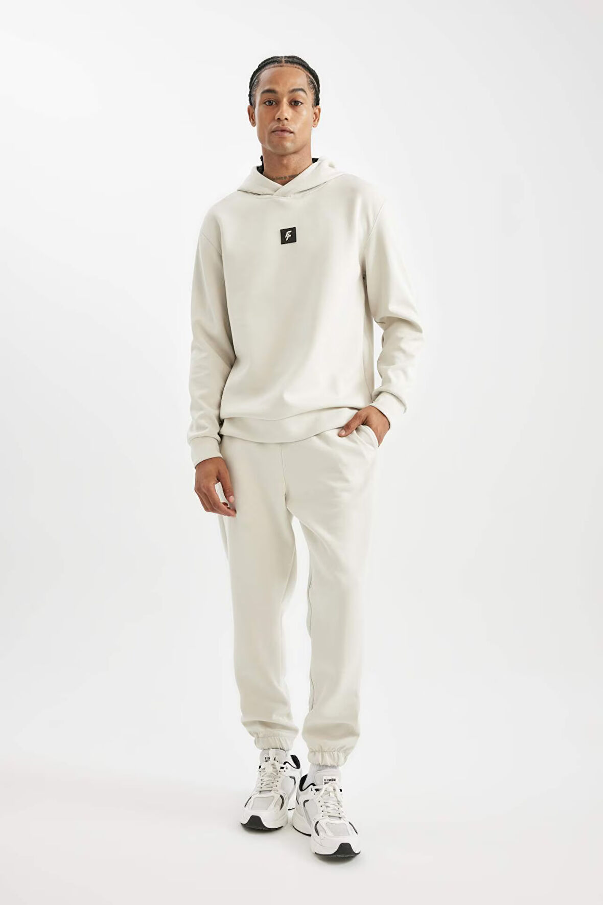 DeFactoFit Sporcu Jogger Eşofman Altı Standart Fit Normal Kesim Beli Paçası Lastikli D2047AX24AUBG721