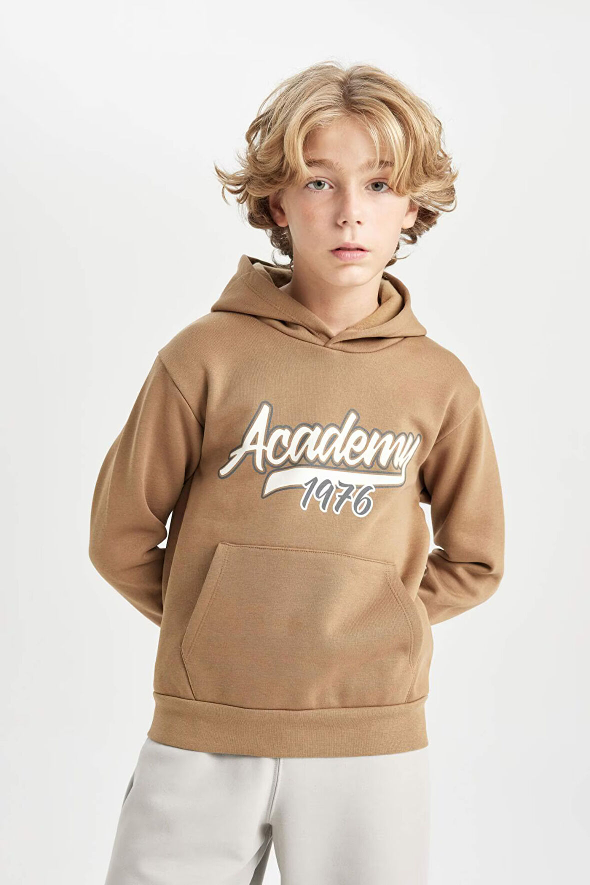 DeFacto Erkek Çocuk Kapüşonlu Cepli Baskılı Kalın Sweatshirt C9806A824WNBN315