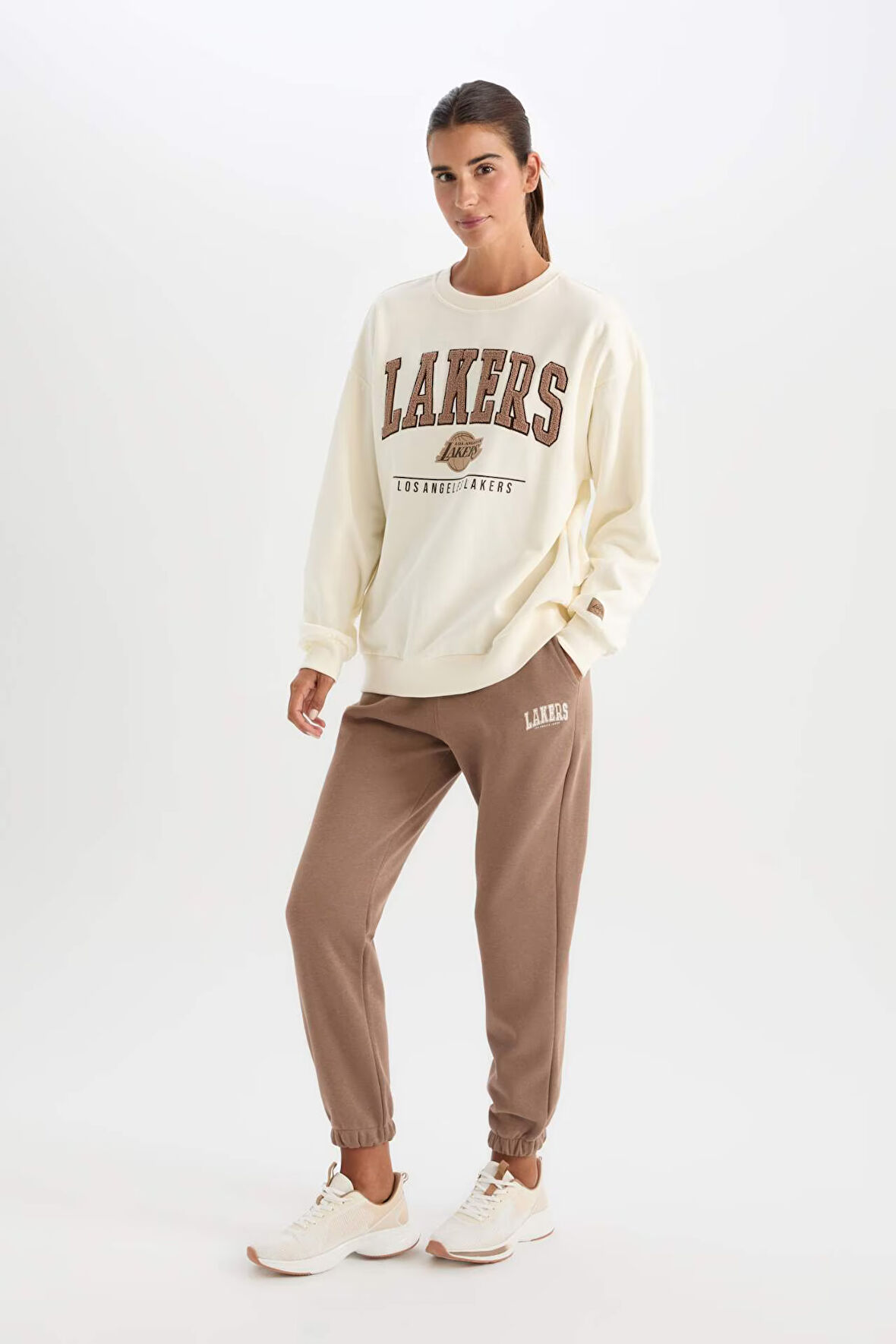 DeFactoFit NBA Los Angeles Lakers Jogger Eşofman Altı Standart Fit Cepli Standart Boy Kalın D2430AX24AUBN50