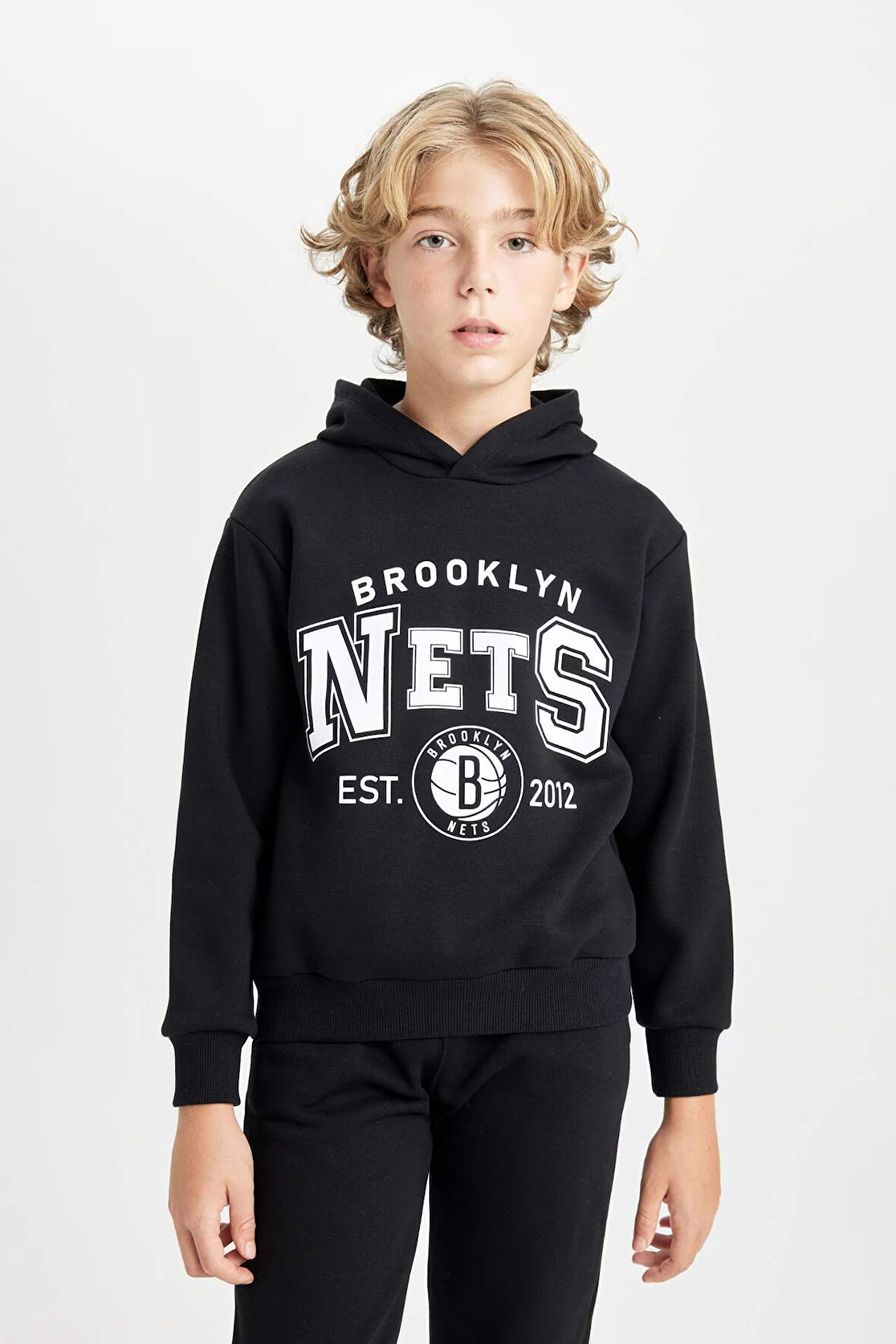 DeFacto Erkek Çocuk Siyah NBA Brooklyn Nets Kapüşonlu Kalın Sweatshirt D3125A824AUBK81