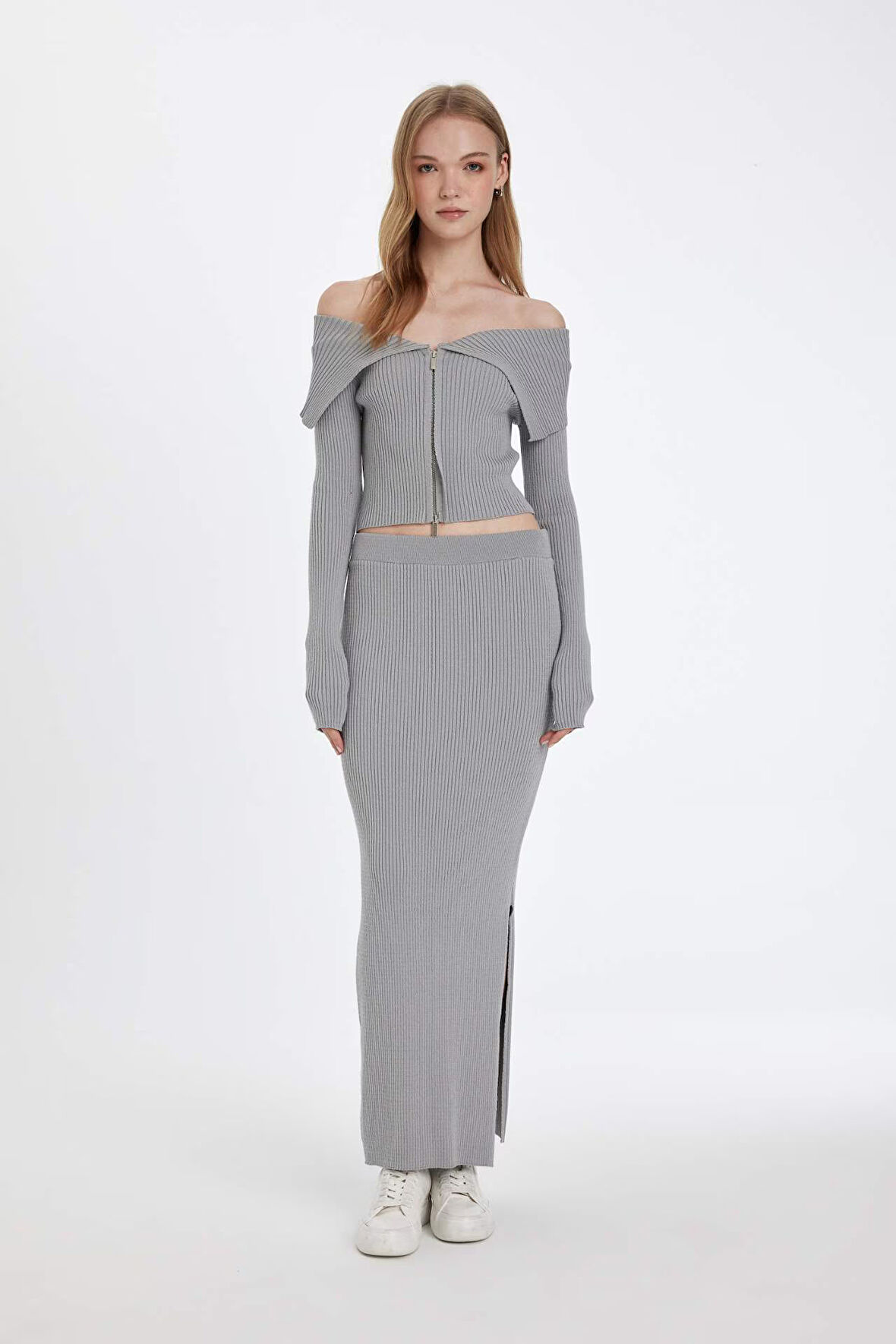 DeFacto Slim Fit Dar Kesim Esnek Belli Basic Düz Yırtmaçlı Maxi Triko Etek D5390AX24AUGR90