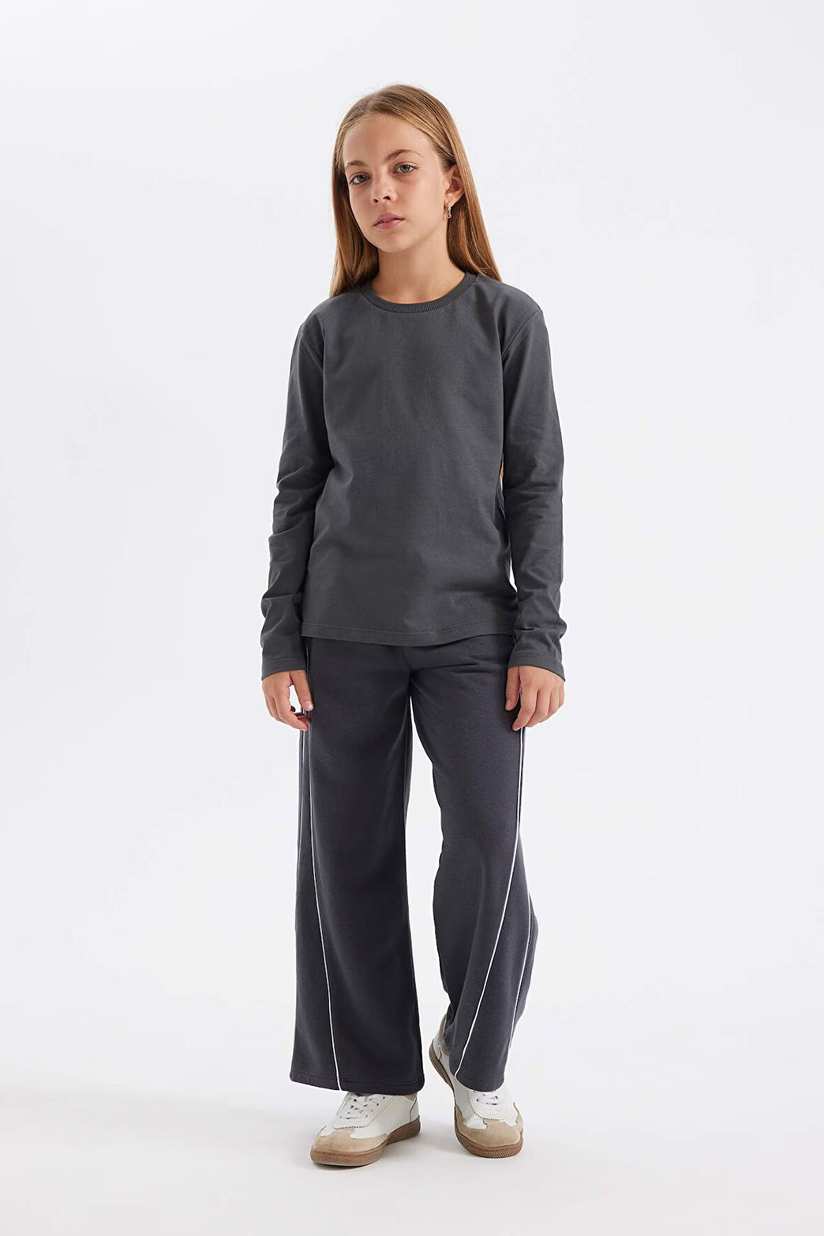 DeFacto Kız Çocuk Wide Leg Geniş Bol Paça Beli Lastikli Eşofman Altı C9674A824AUAR31