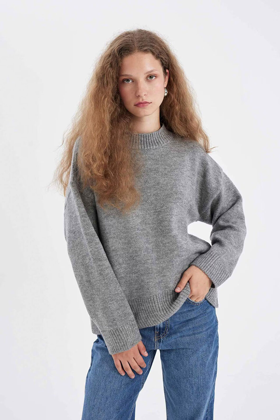 DeFacto Oversize Fit Yarım Balıkçı Yaka Triko Kazak R6044AZ24WNAR227