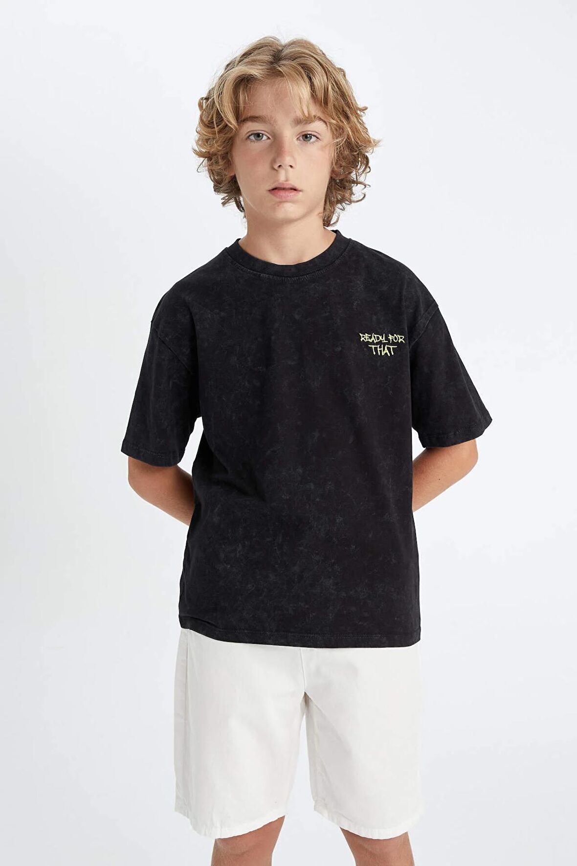 DeFacto Erkek Çocuk Oversize Fit Bisiklet Yaka Yıkamalı Kısa Kollu Tişört C6283A824HSBK81