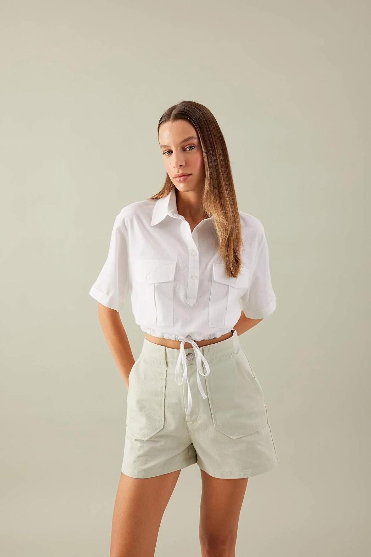 DeFacto Cropped Fit Gömlek Yaka Keten Karışımlı Kısa Kollu Bluz C6812AX24SMWT34