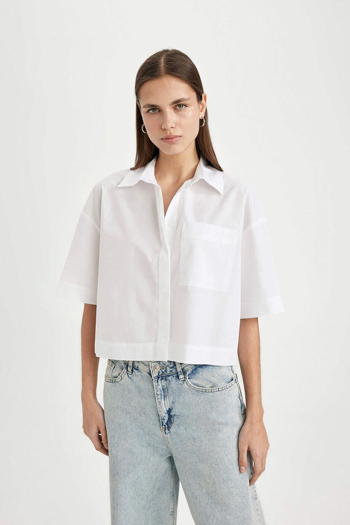 DeFacto Crop Poplin Kısa Kollu Gömlek C8744AX24SMWT34