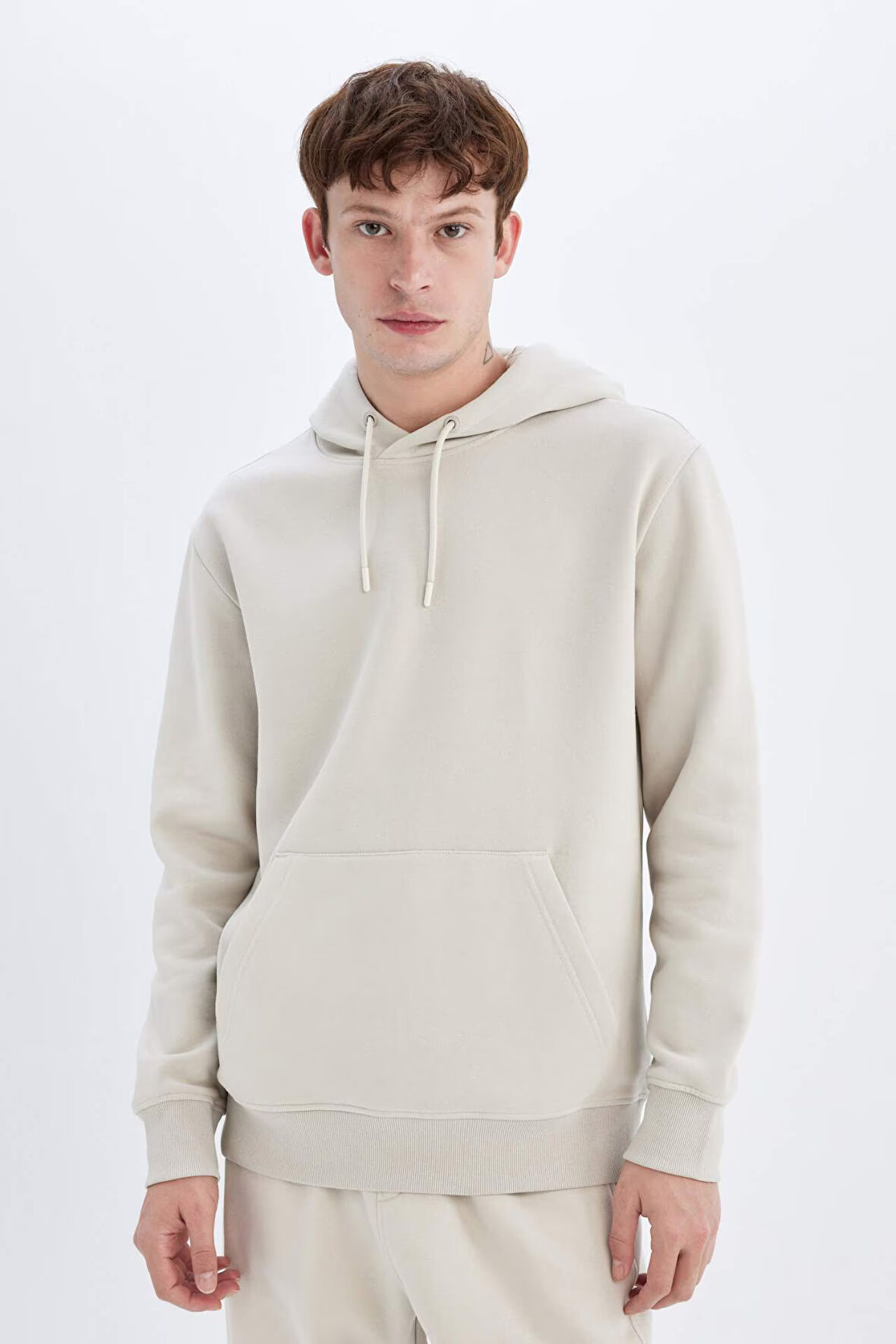 DeFacto Regular Fit Kapüşonlu Kanguru Cepli İçi Yumuşak Tüylü Basic Düz Sweatshirt X8283AZ24AUBG766