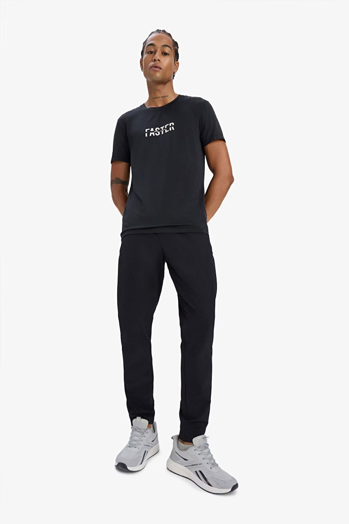 DeFactoFit Esnek Kumaş Sporcu Jogger Eşofman Altı Slim Fit Dar Kesim Dokuma Üç Cepli Fermuarlı Paça B2780AX25SPBK81