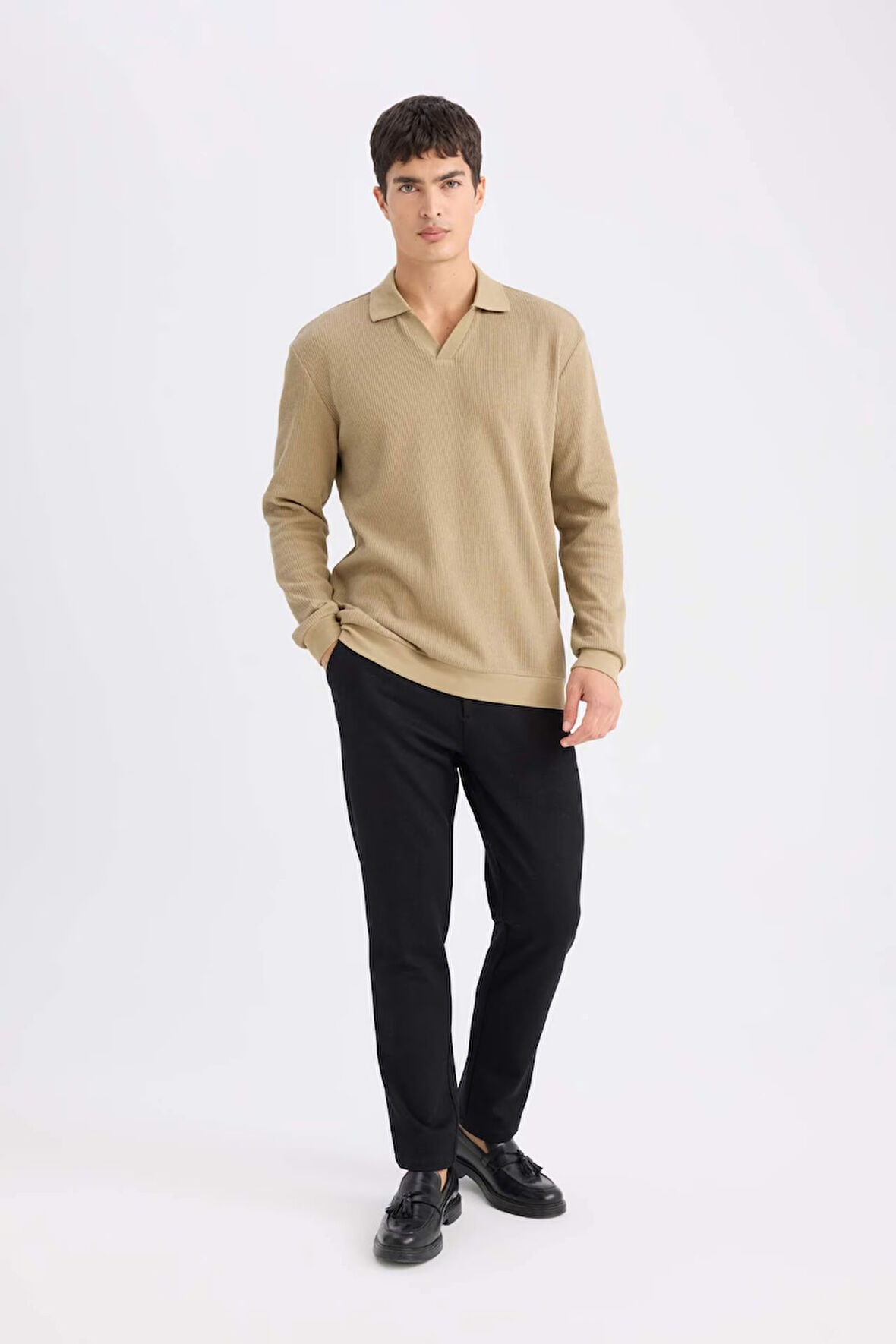 DeFacto Tailored Regular Fit Normal Kesim Kumaş Pantolon Basic Düz Cepli D9081AX24WNBK27