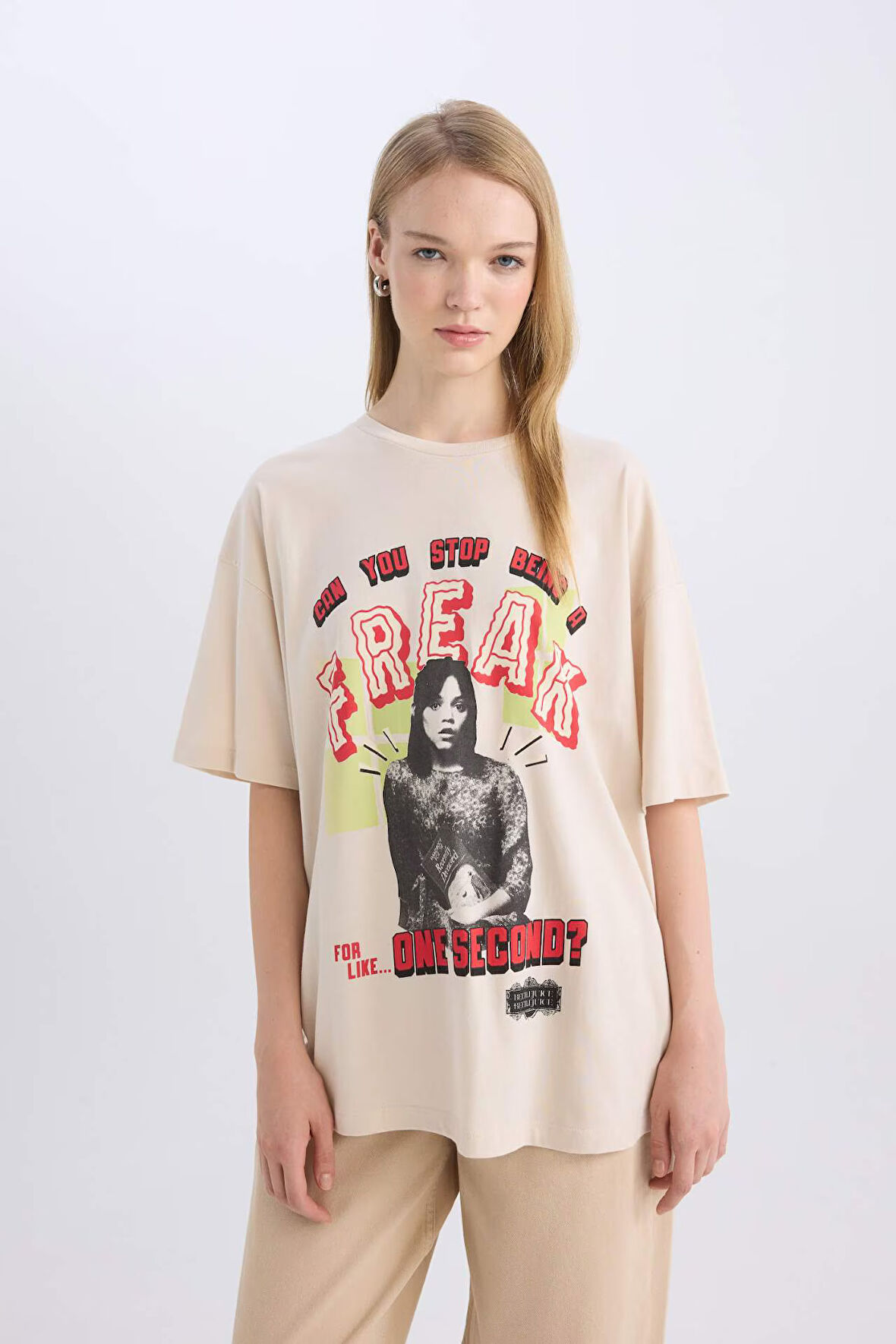 DeFacto Coool Beetlejuice Oversize Geniş Kalıp Bisiklet Yaka Baskılı Kısa Kollu Tişört D8372AX24AUER37