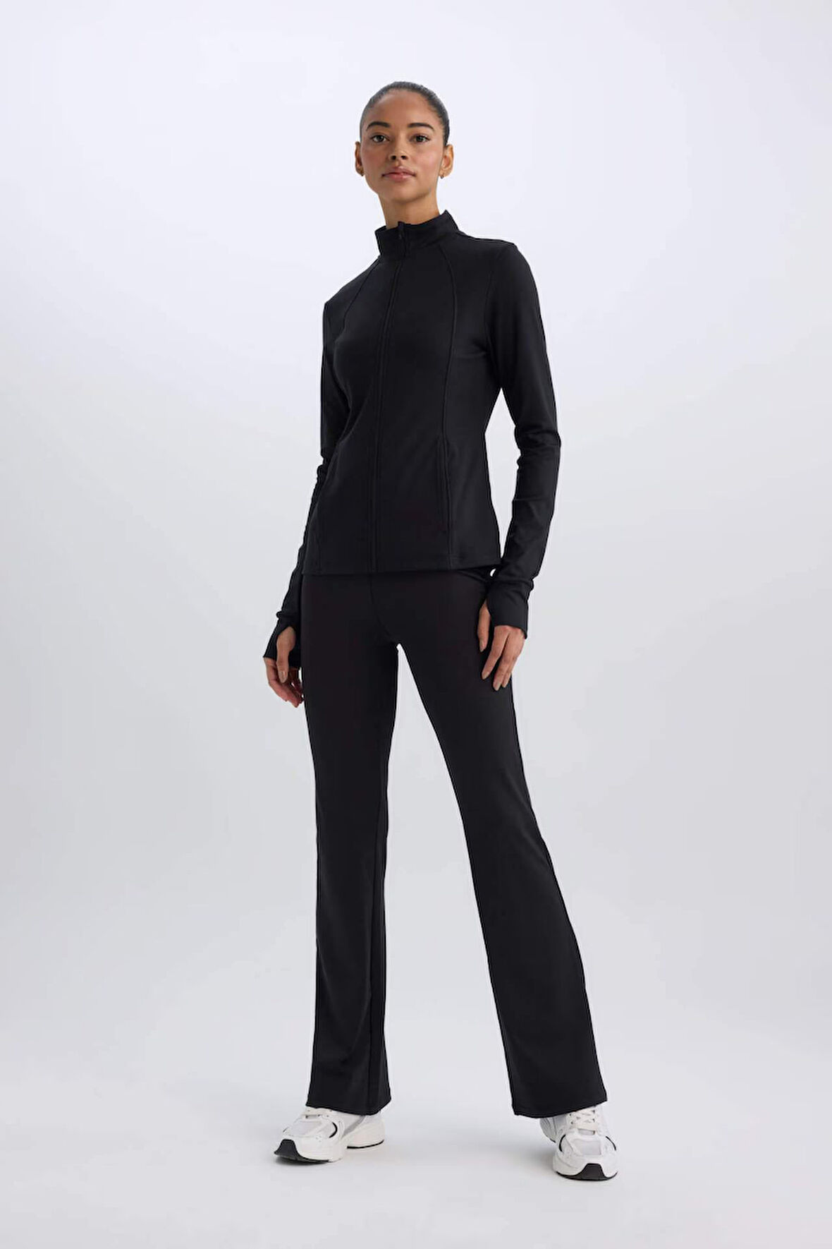 DeFactoFit Flare Fit İspanyol Paça Standart Boy Sporcu İnce Pantolon D7197AX25SPBK81