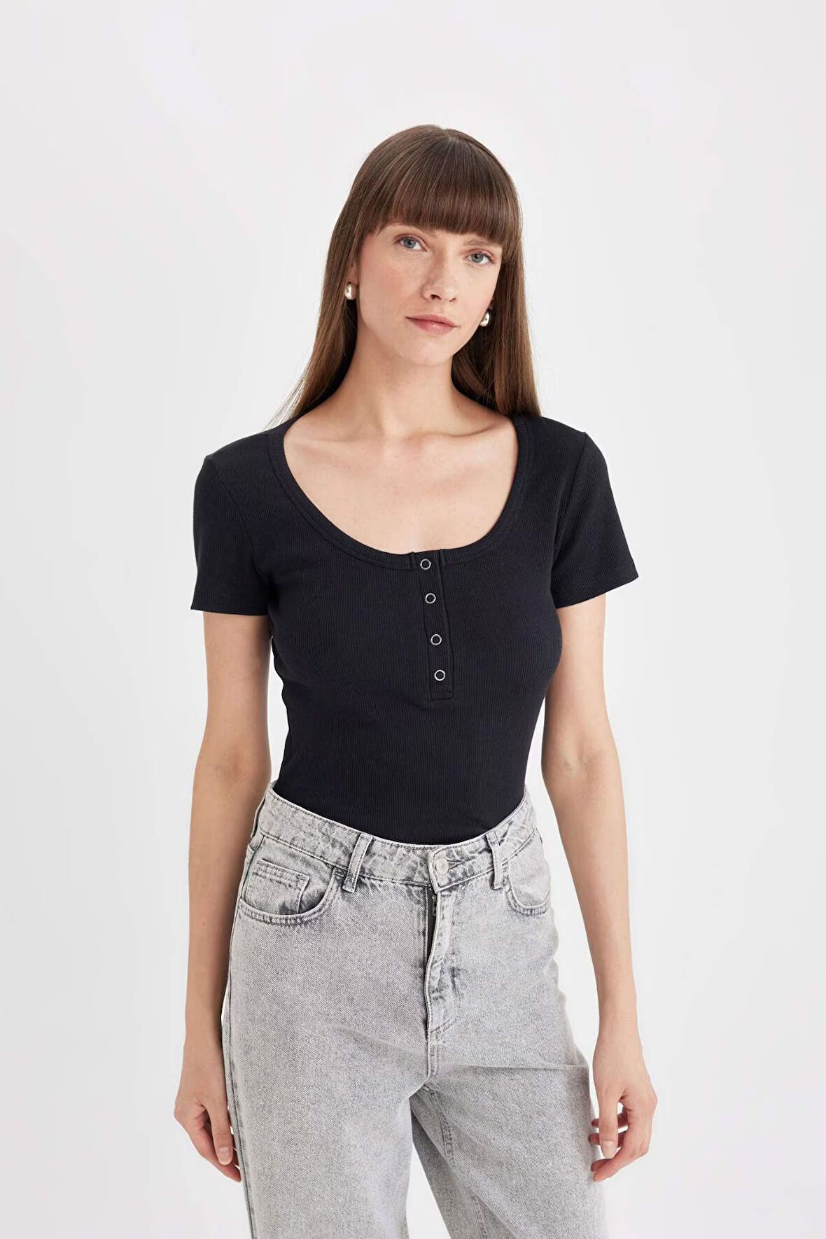 DeFacto Slim Fit Dar Kesim Bisiklet Yaka Fitilli Kaşkorse Kısa Kollu Tişört D2012AX24SMBK27