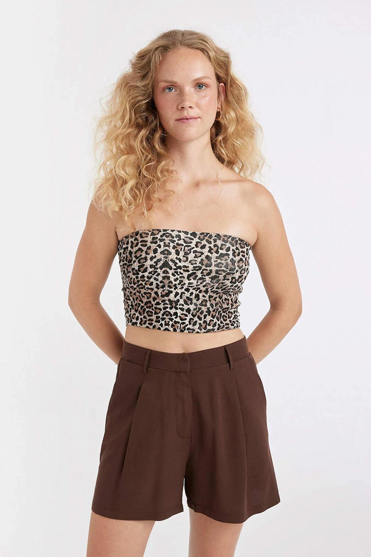 DeFacto Slim Fit Dar Kesim Leopar Desenli Straplez Fitilli Kaşkorse Atlet D4550AX24SMBK81