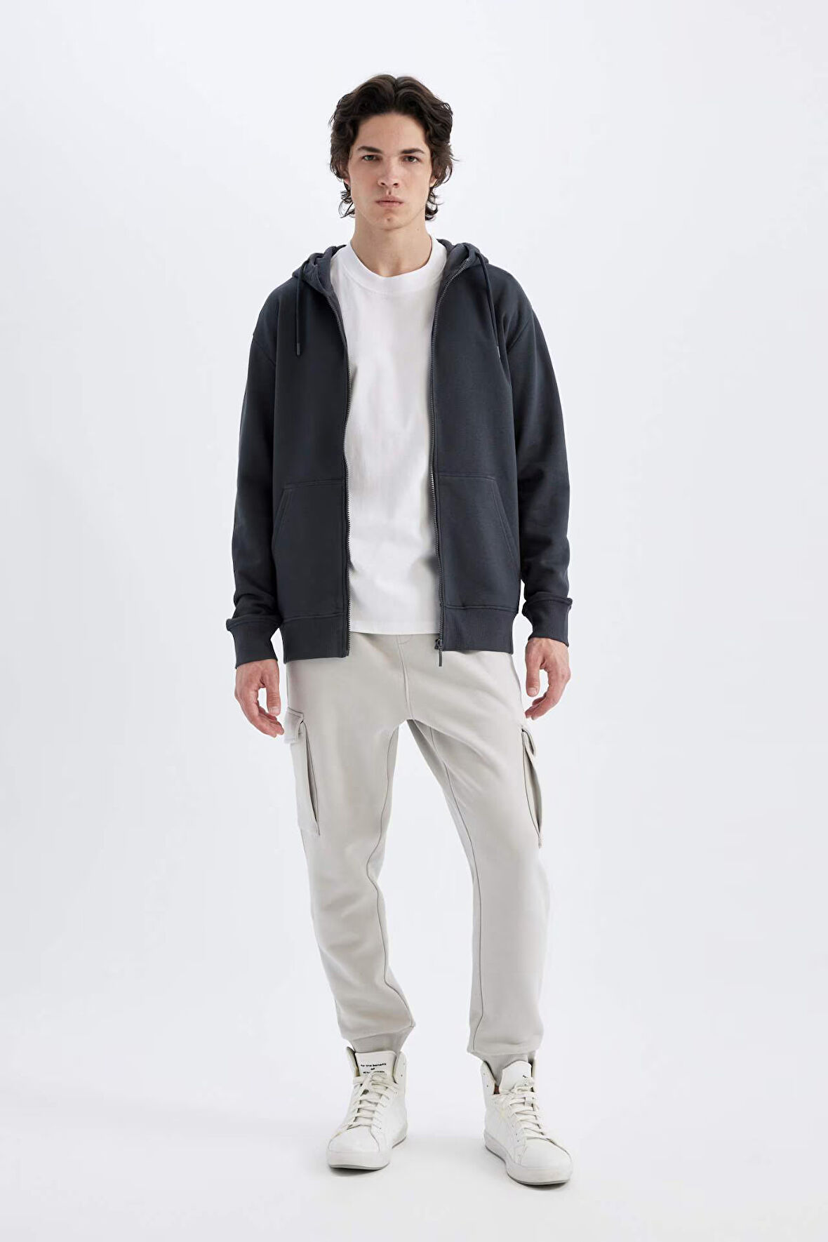 DeFacto Regular Fit Jogger Eşofman Altı Kargo Cepli Basic Düz Beli Bağcıklı Lastikli Paça Y5533AZ24AUGR184
