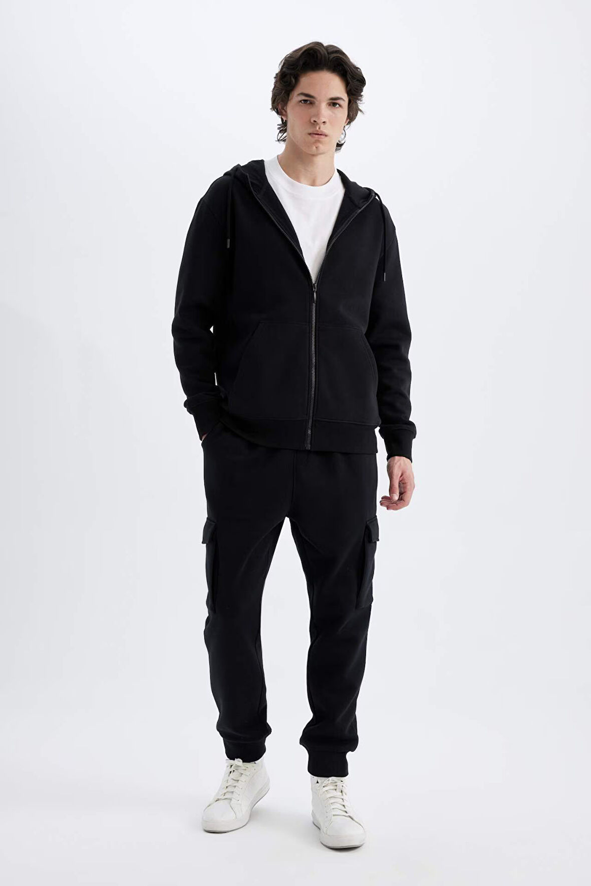 DeFacto Regular Fit Jogger Eşofman Altı Kargo Cepli Basic Düz Beli Bağcıklı Lastikli Paça Y5533AZ24AUBK81