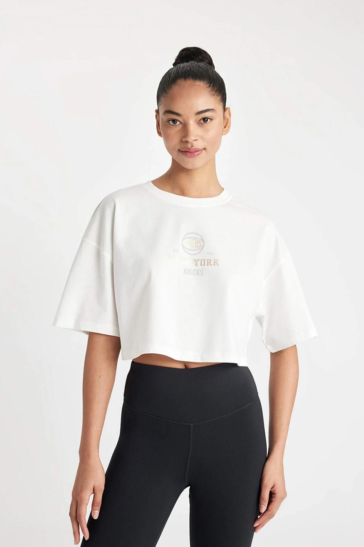 DeFactoFit NBA New York Knicks Bisiklet Yaka Kısa Kollu Tişört C0008AX24SMER105