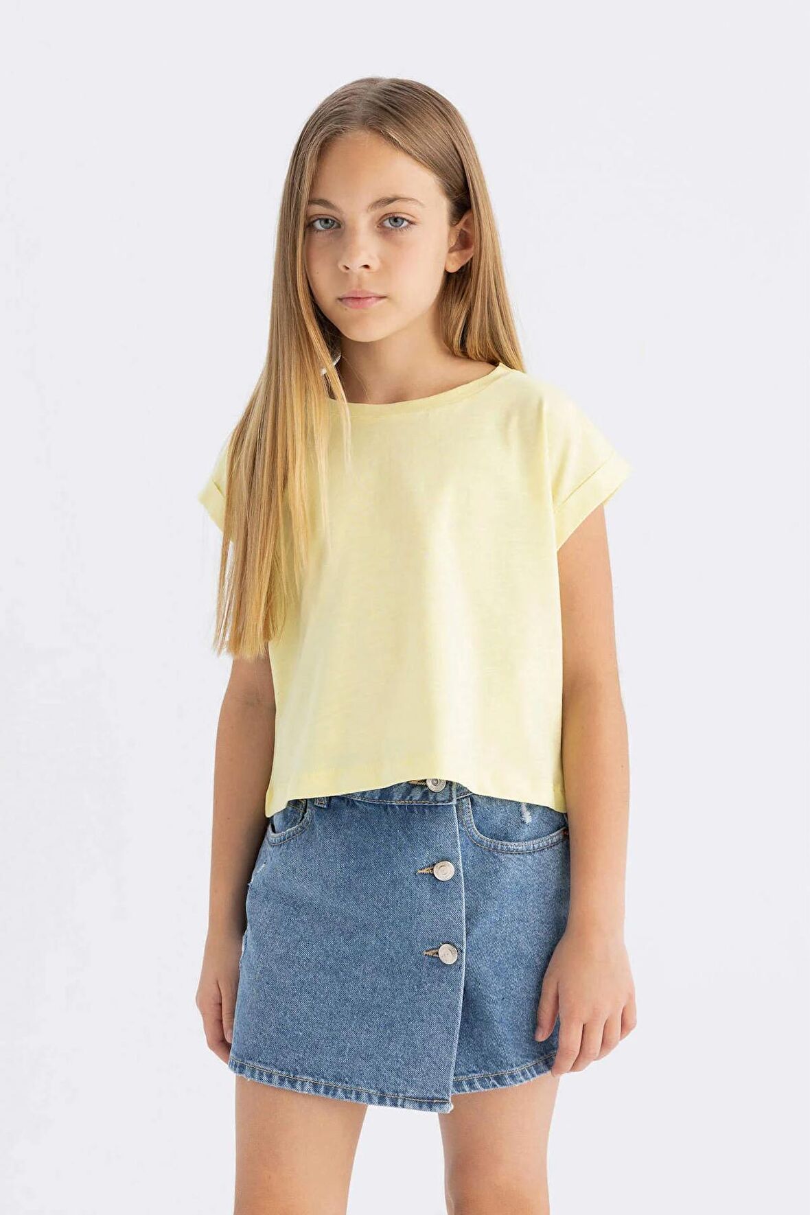 DeFacto Kız Çocuk Boxy Fit Bisiklet Yaka Basic Düz Kısa Kollu Tişört C4511A824SMYL270
