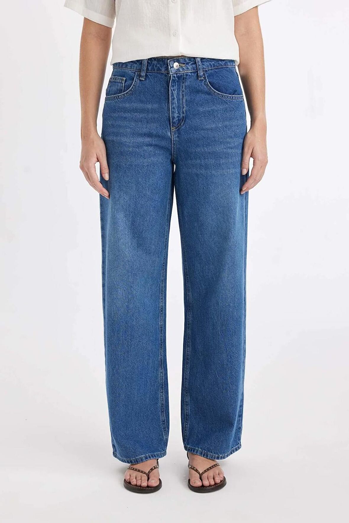 DeFacto Wide Leg Fit Geniş Kalıp Normal Bel Geniş Paça Jean Pantolon D2581AX24HSNM28