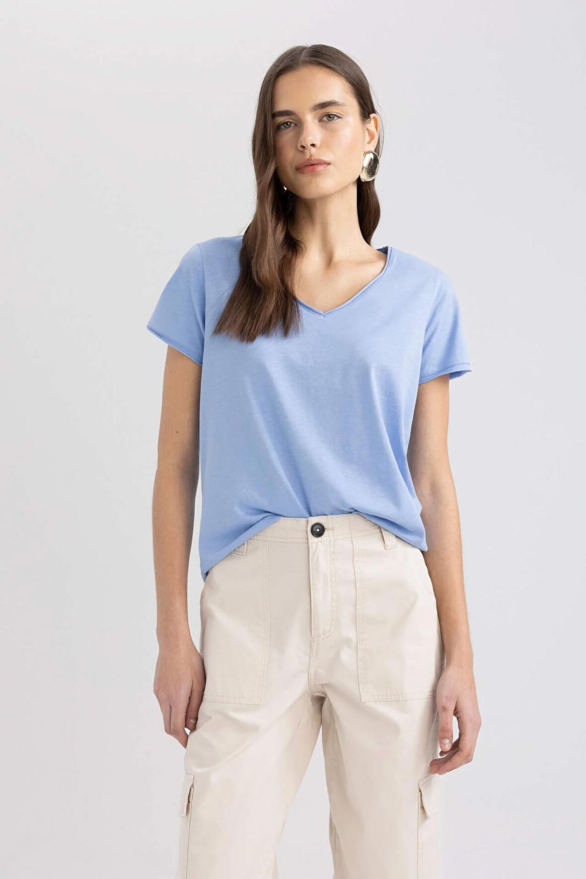 DeFacto Regular Fit V Yaka Basic Kısa Kollu Tişört K1507AZ24SMBE553