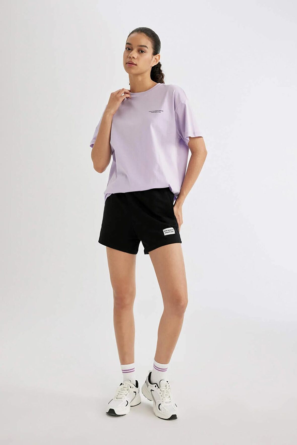 DeFactoFit  Slim Fit Dar Kesim Kısa Paça Sporcu Şort U8375AZ24SPBK81