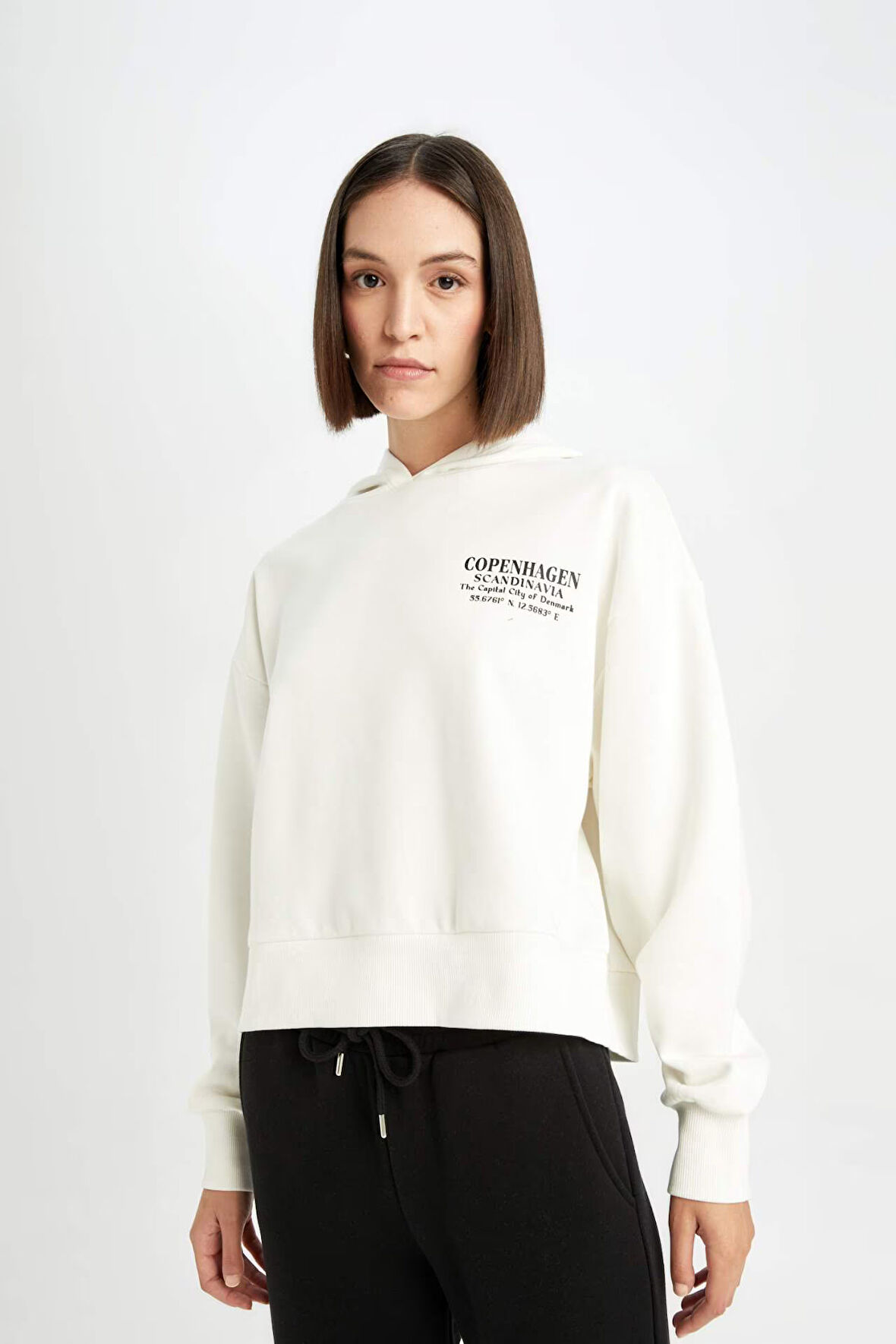 DeFacto Boxy Fit Kapüşonlu Baskılı Sweatshirt D6718AX24WNER105