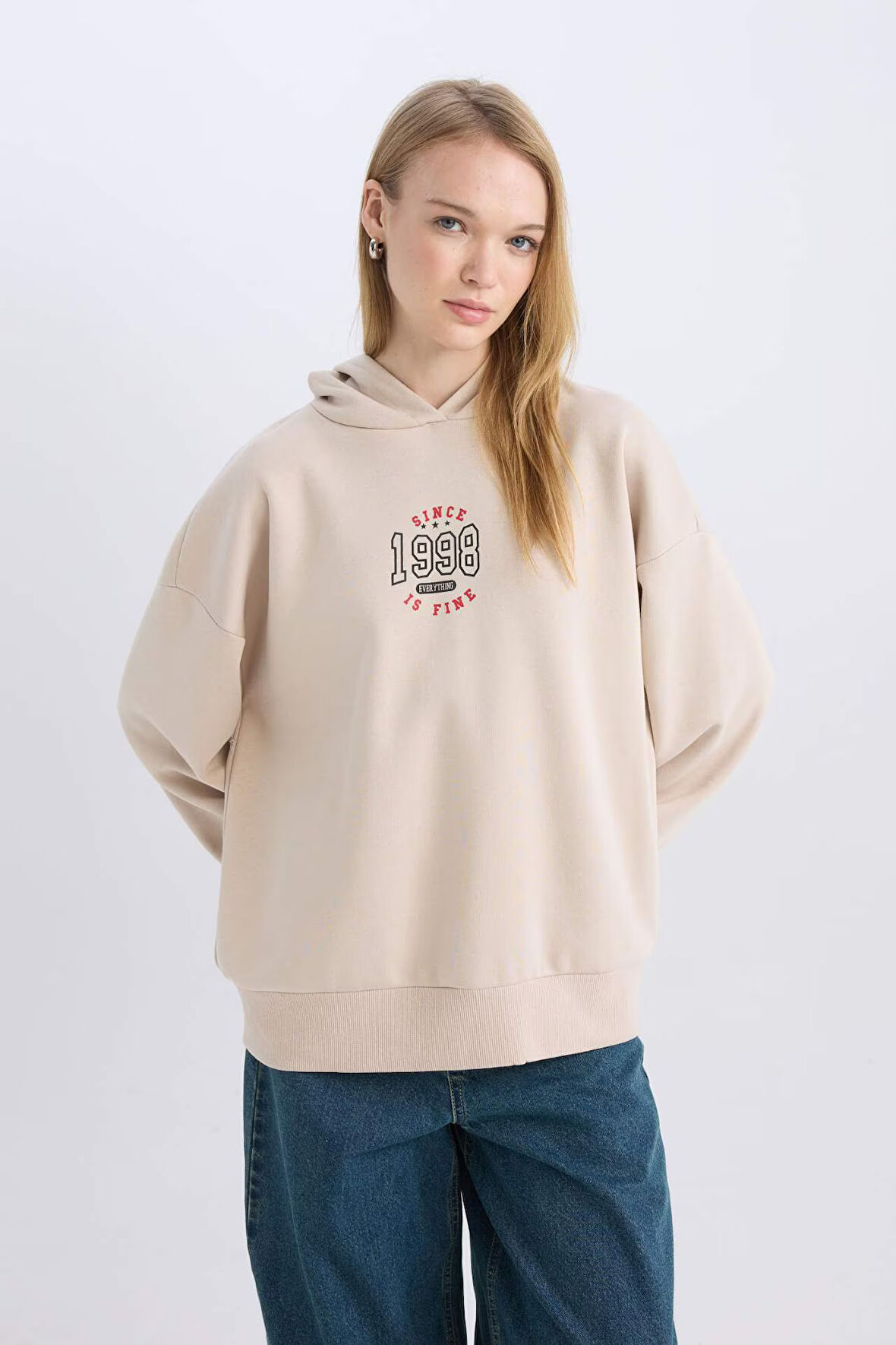DeFacto Coool Loose Fit Baskılı Kapüşonlu Sweatshirt D6671AX24WNBG701