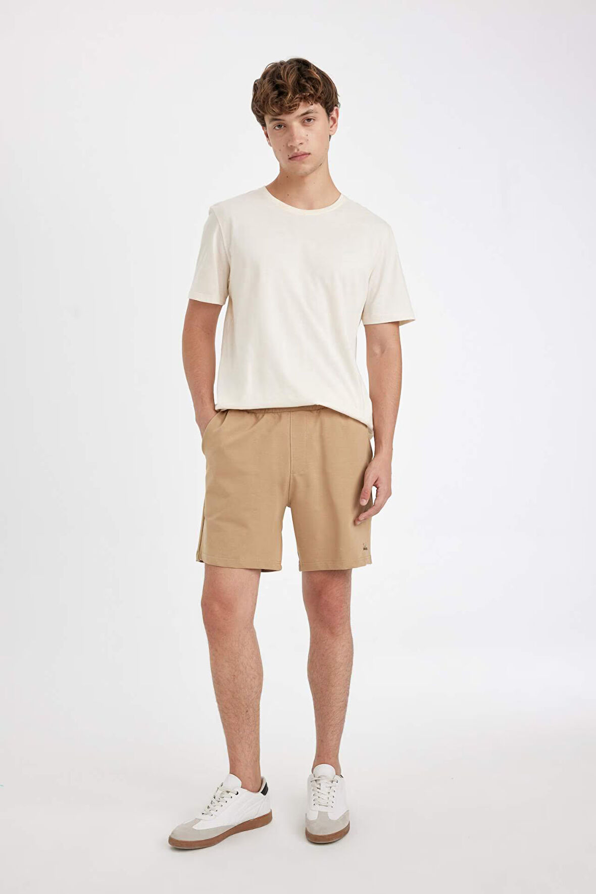 DeFacto Slim Fit Dar Kesim Dar Paça Şort A3893AX24HSBN156