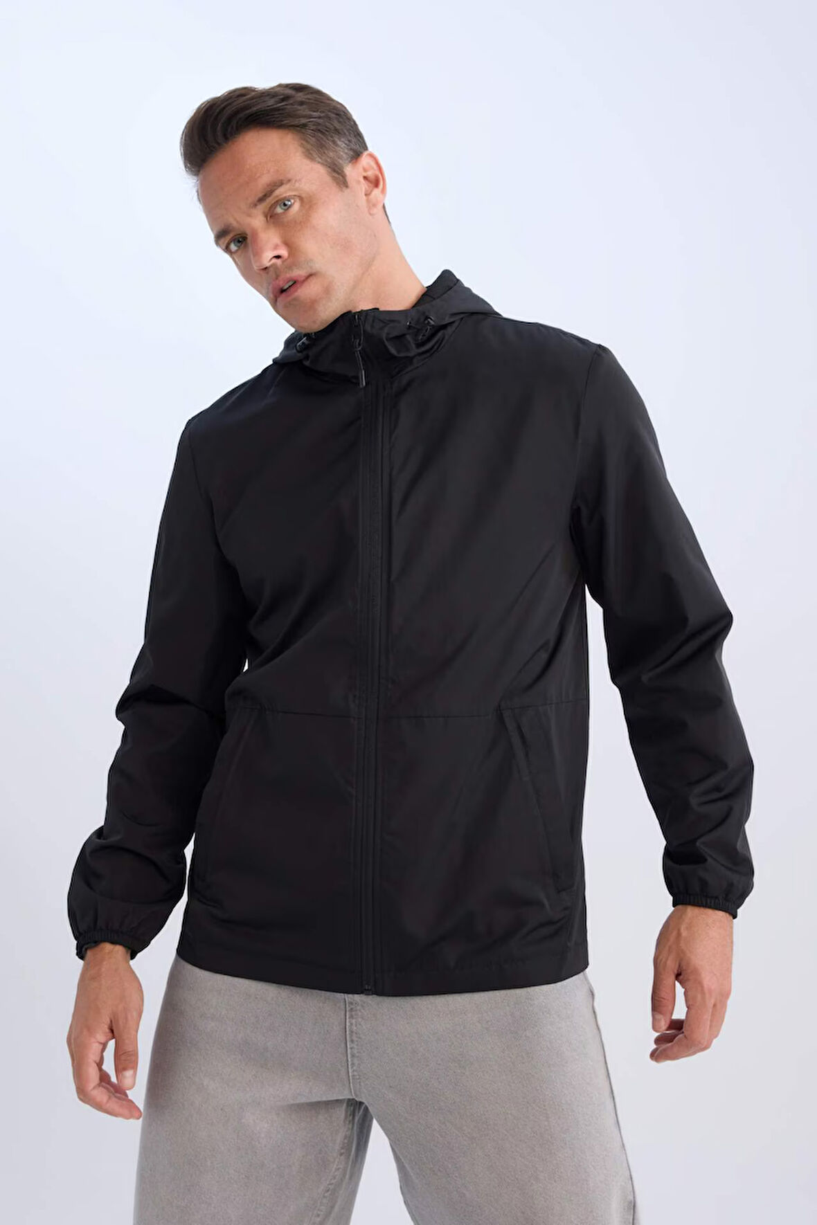 DeFacto Su İtici Çift Taraflı Slim Fit Dar Kesim Kapüşonlu Fermuarlı Mevsimlik Baharlık Mont C5821AX25SPBK27