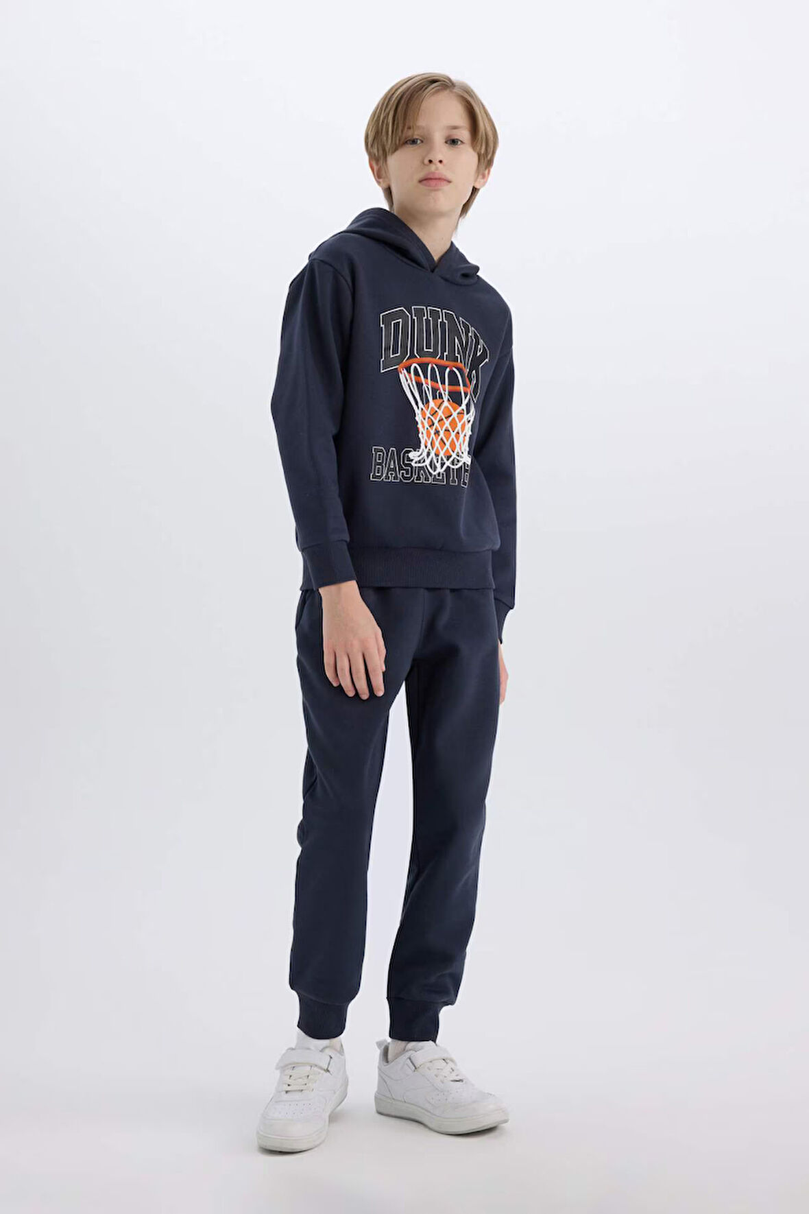 DeFacto Erkek Çocuk 2'li Takım Kapüşonlu Baskılı Sweatshirt Beli Paçası Lastikli Eşofman Altı B0410A824CWAR225