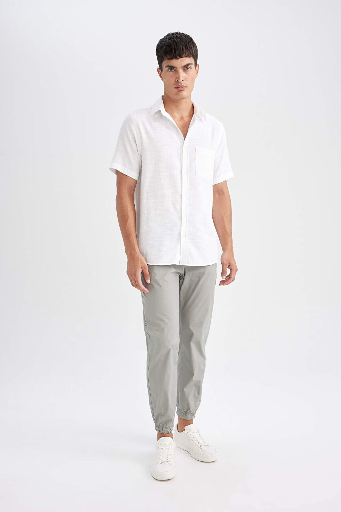 DeFacto %100 Pamuk Yazlık Jogger Pantolon Basic Düz Beli Bağcıklı Cepli Lastikli Paça D7782AX24AUKH435