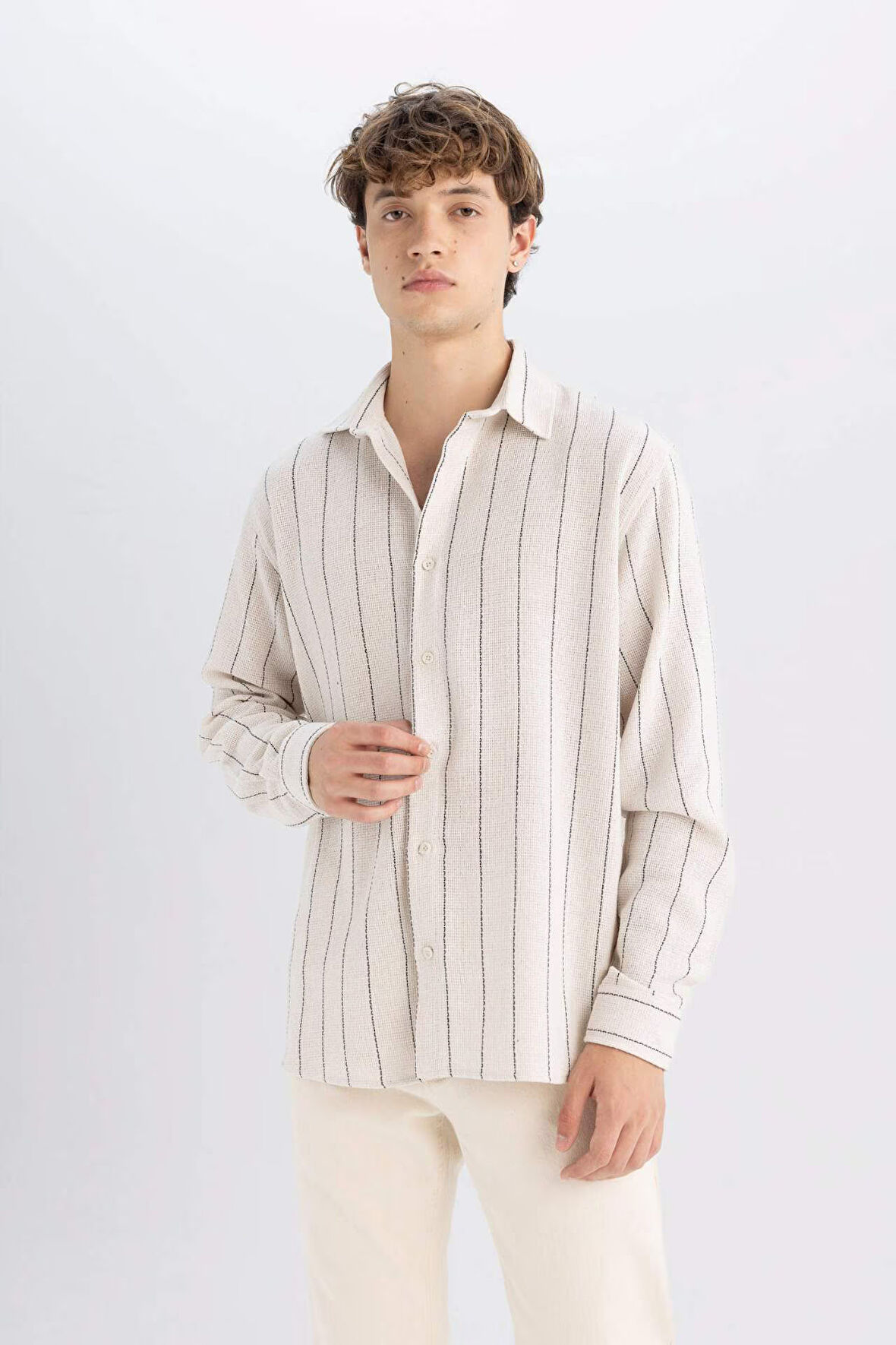DeFacto Relax Fit Çizgili Uzun Kollu Gömlek D7140AX24AUBG700